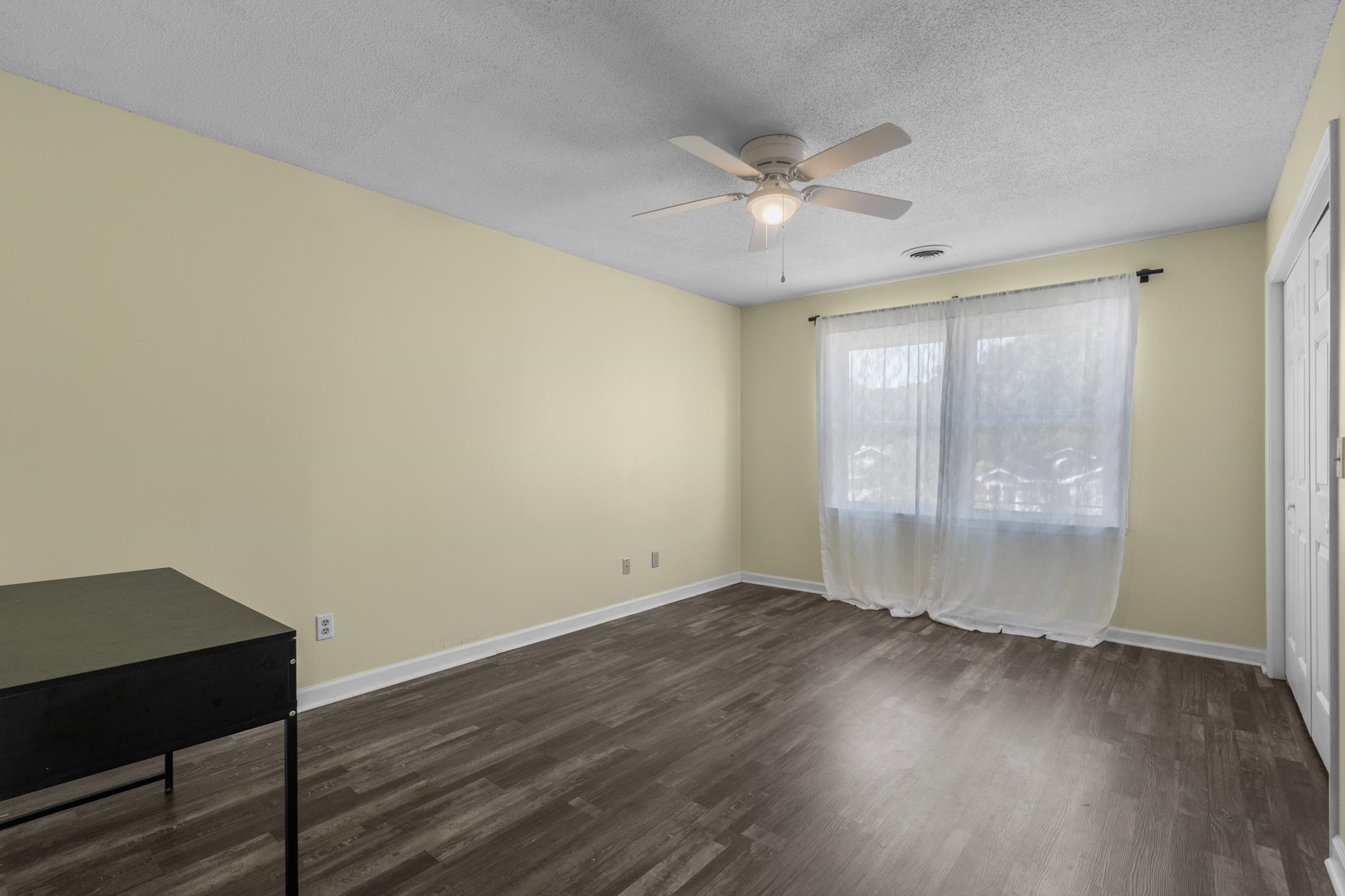 884 Brenda Pl. Property Photo 17