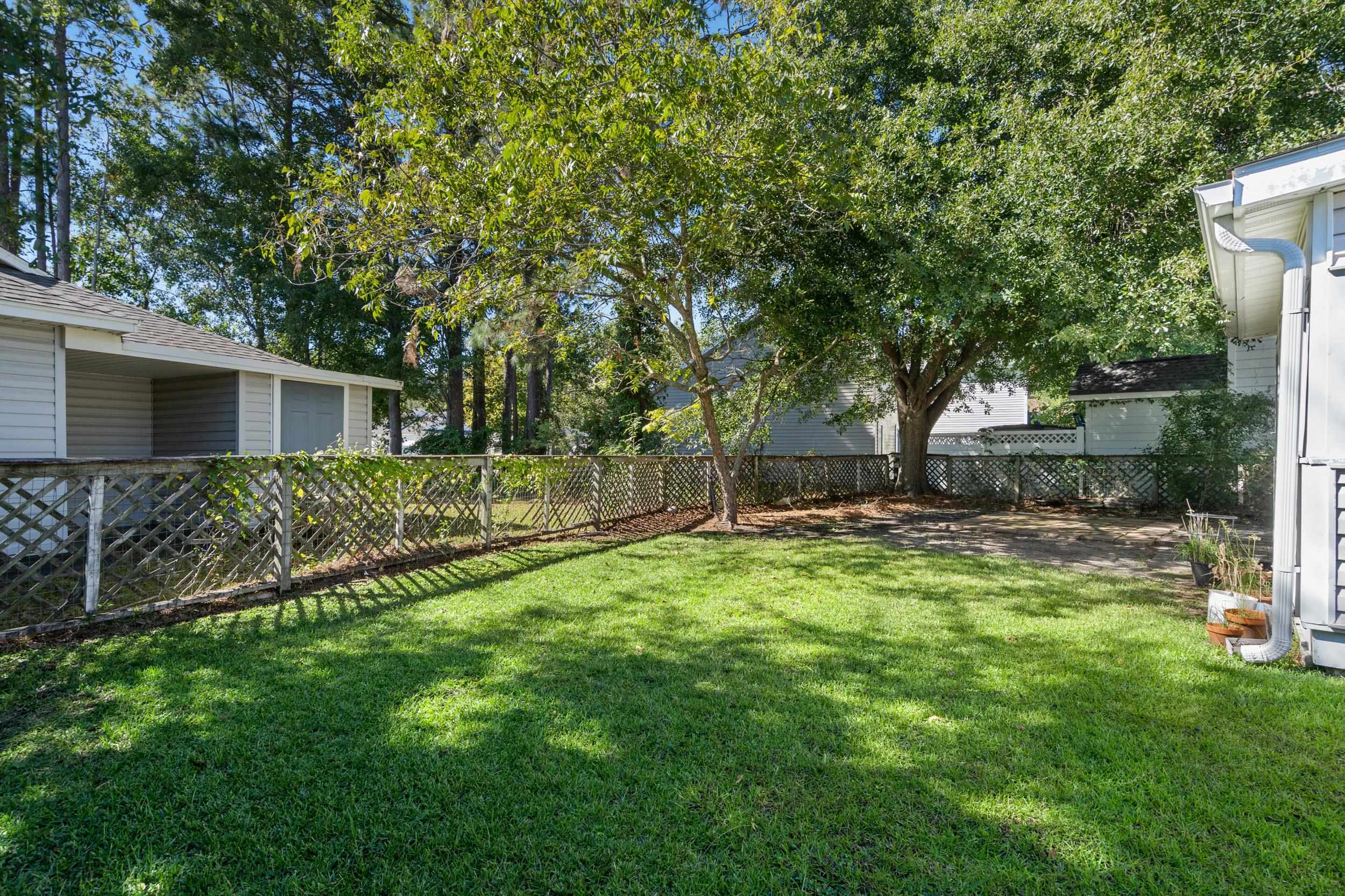884 Brenda Pl. Property Photo 23