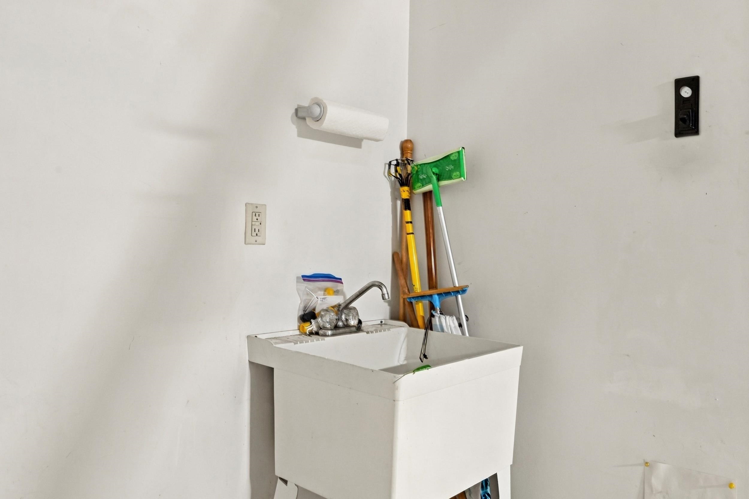 3001 Chesterwood Ct. Property Photo 43