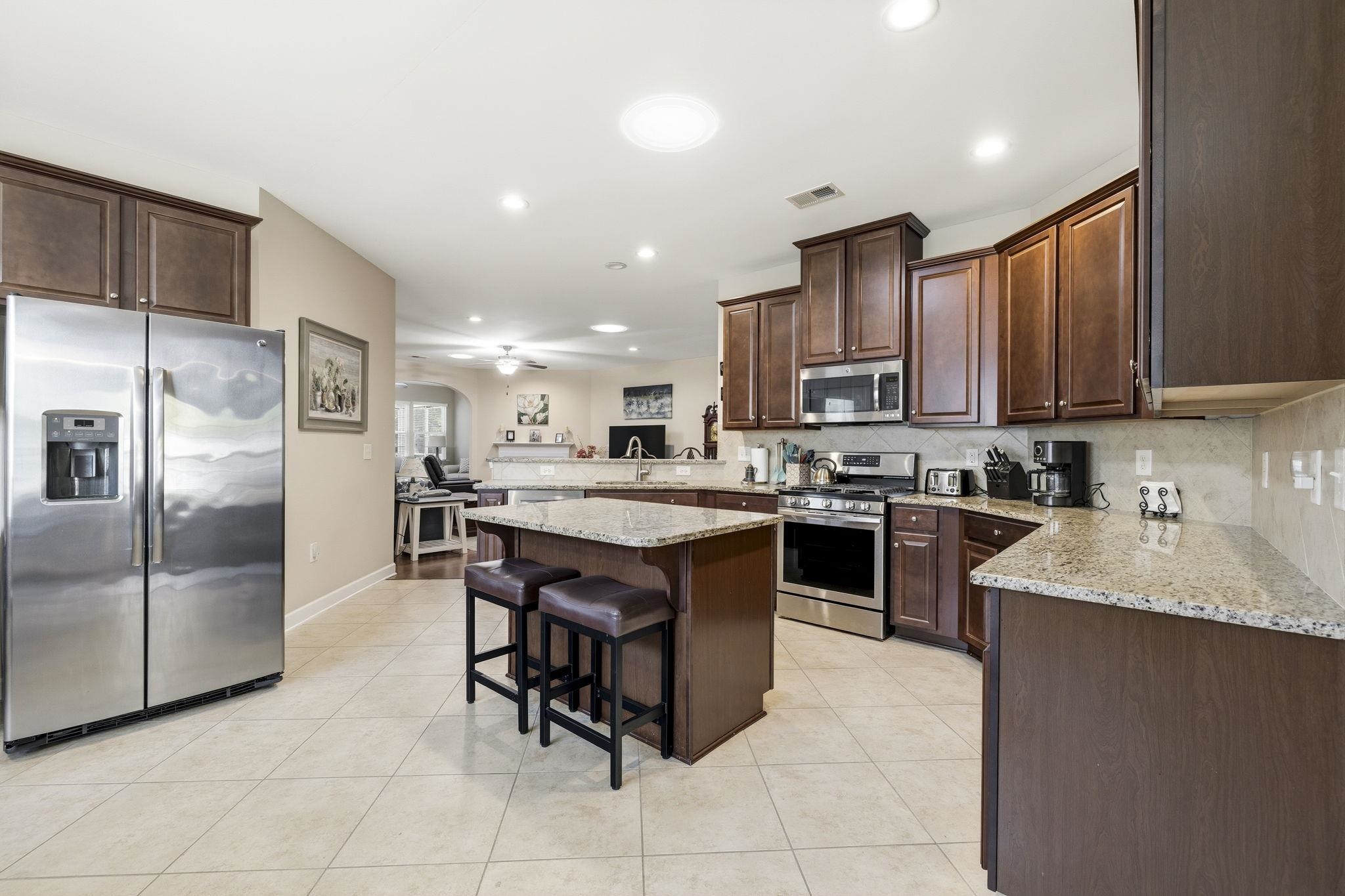 277 Ridge Point Dr. Property Photo 11
