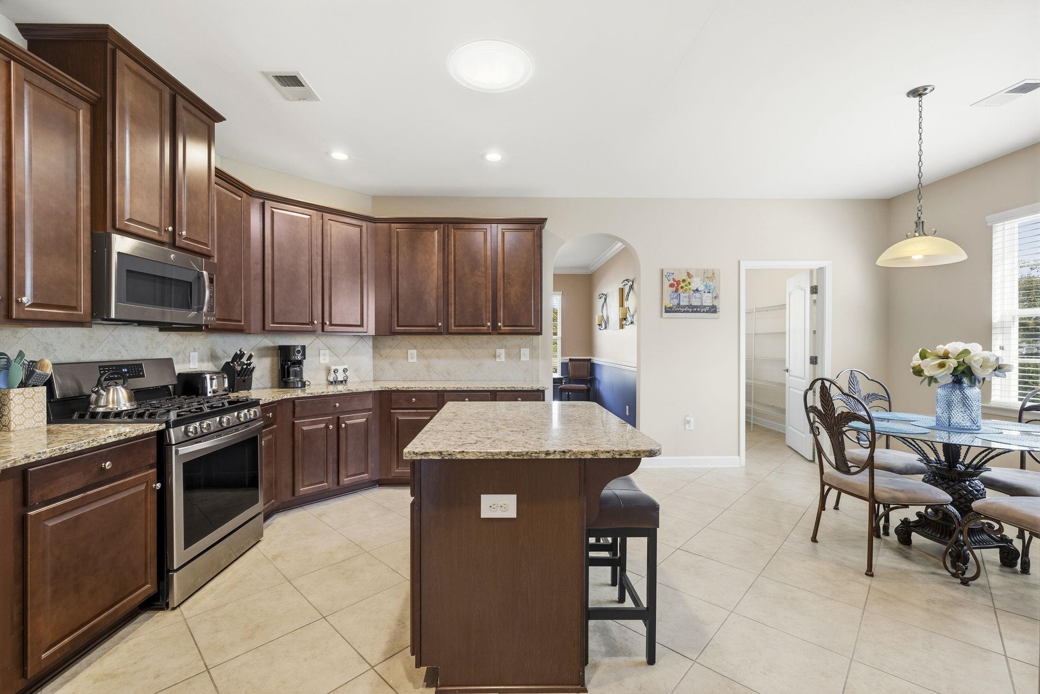 277 Ridge Point Dr. Property Photo 18