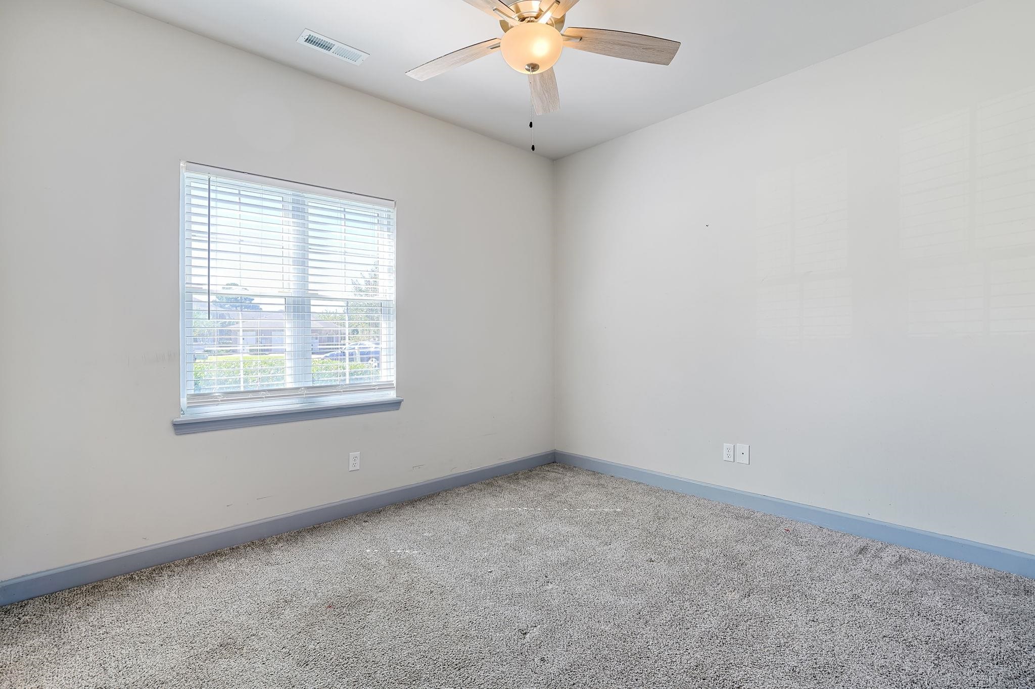 100 Willow Green Dr. Property Photo 24