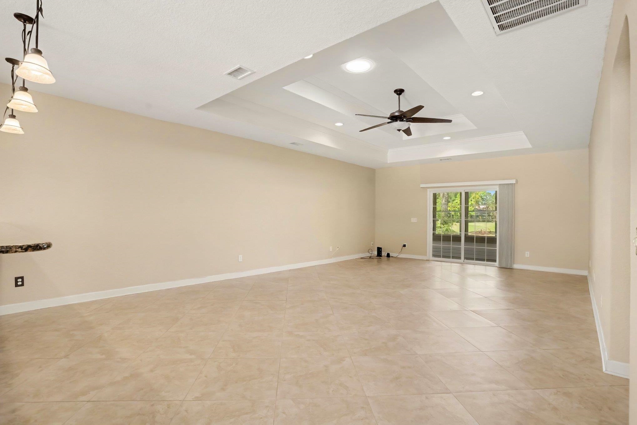 786 Foxtail Dr. Property Photo 5
