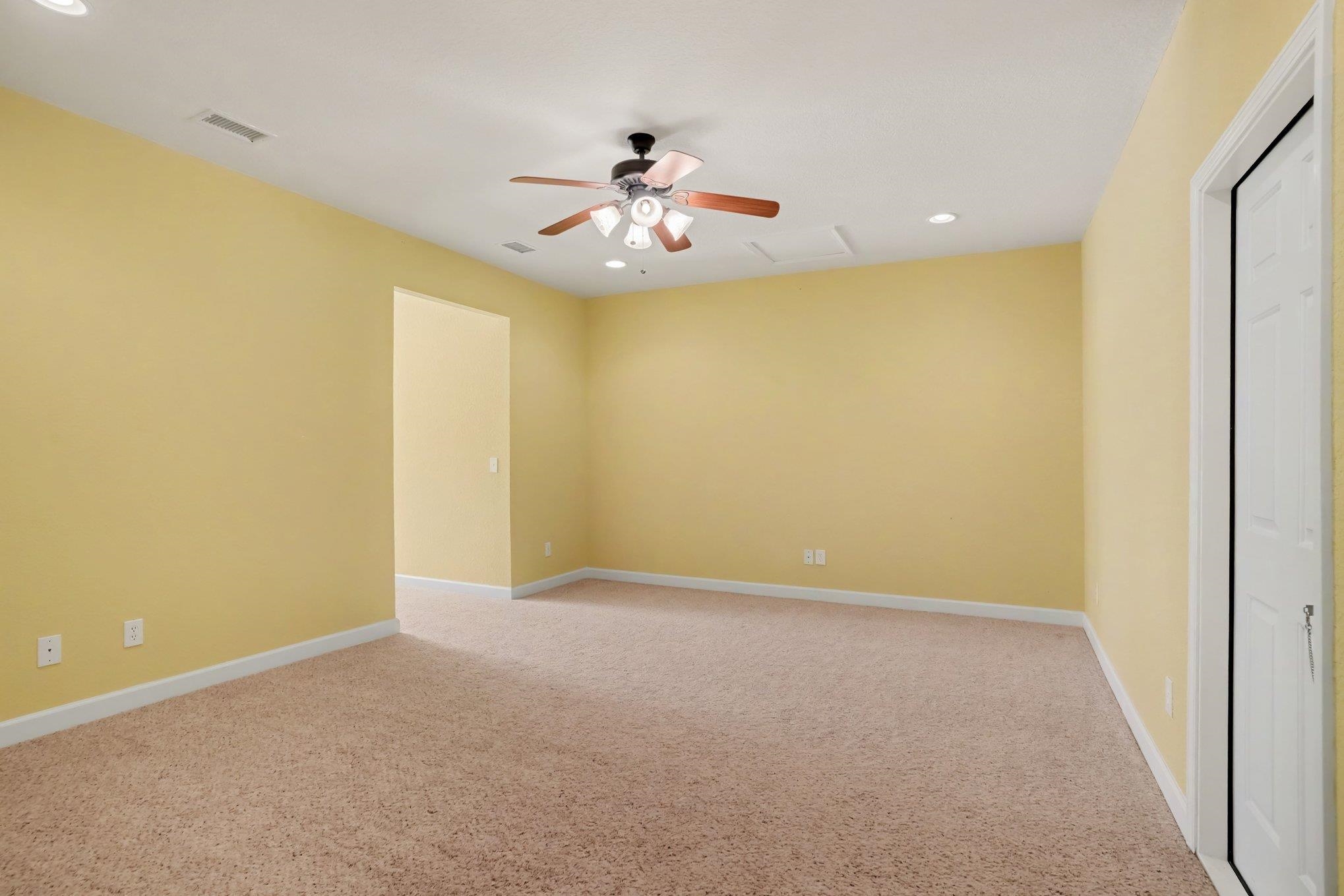 786 Foxtail Dr. Property Photo 32