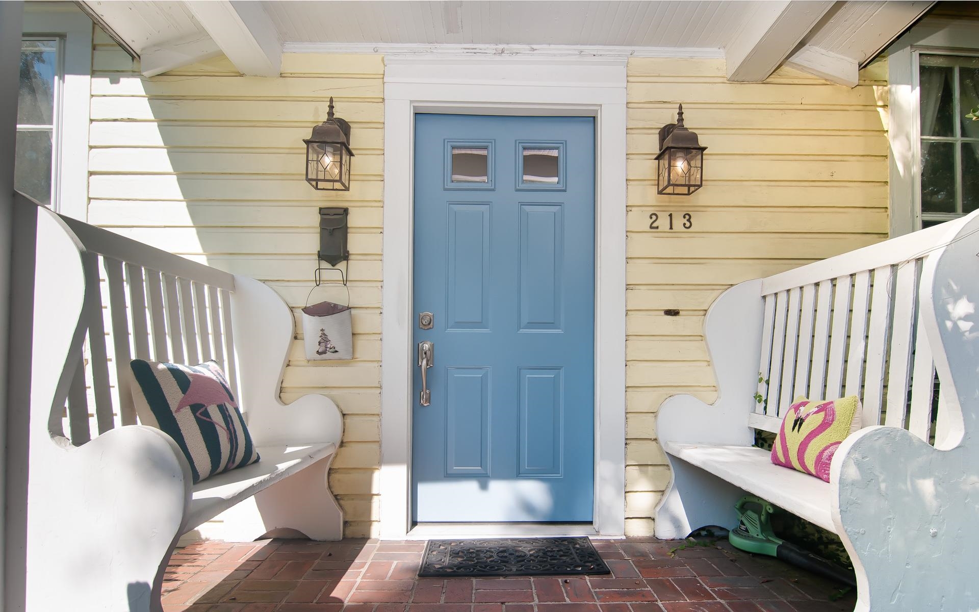 213 Queen St. Property Photo 4