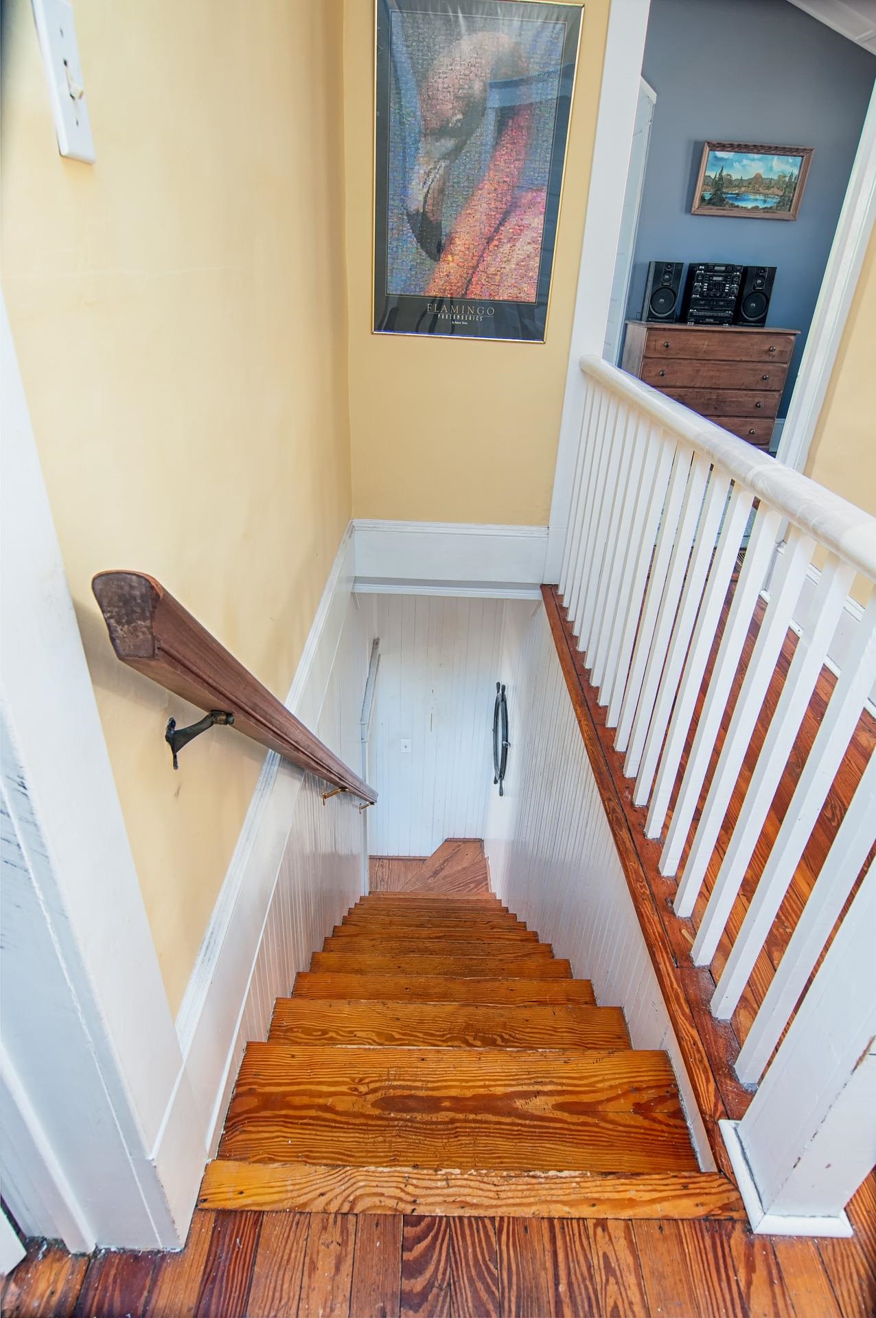 213 Queen St. Property Photo 17