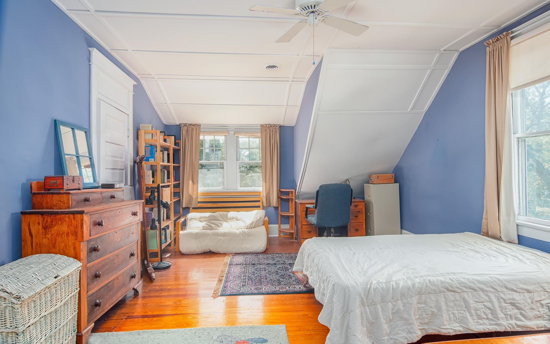 213 Queen St. Property Photo 21