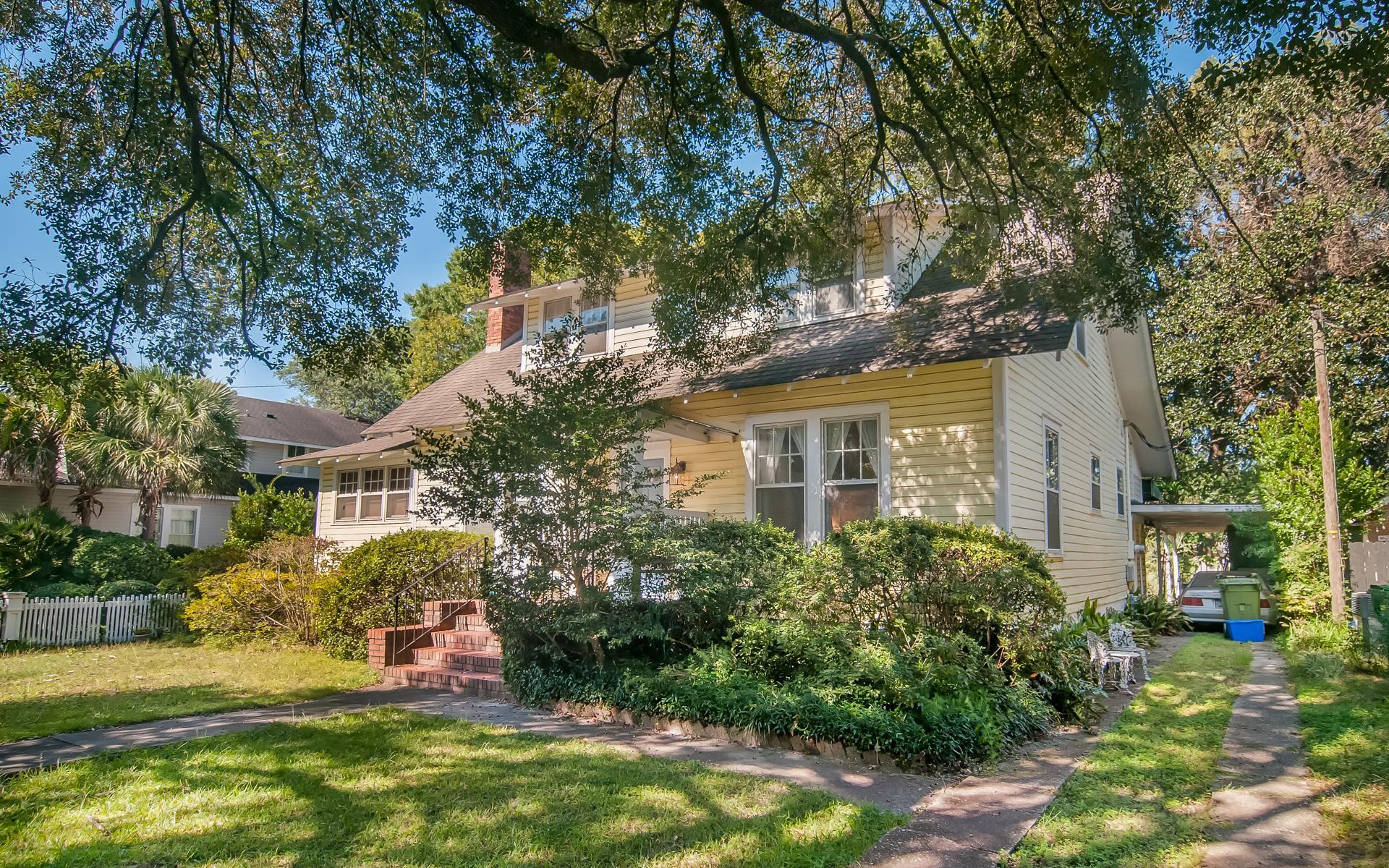 213 Queen St. Property Photo 22