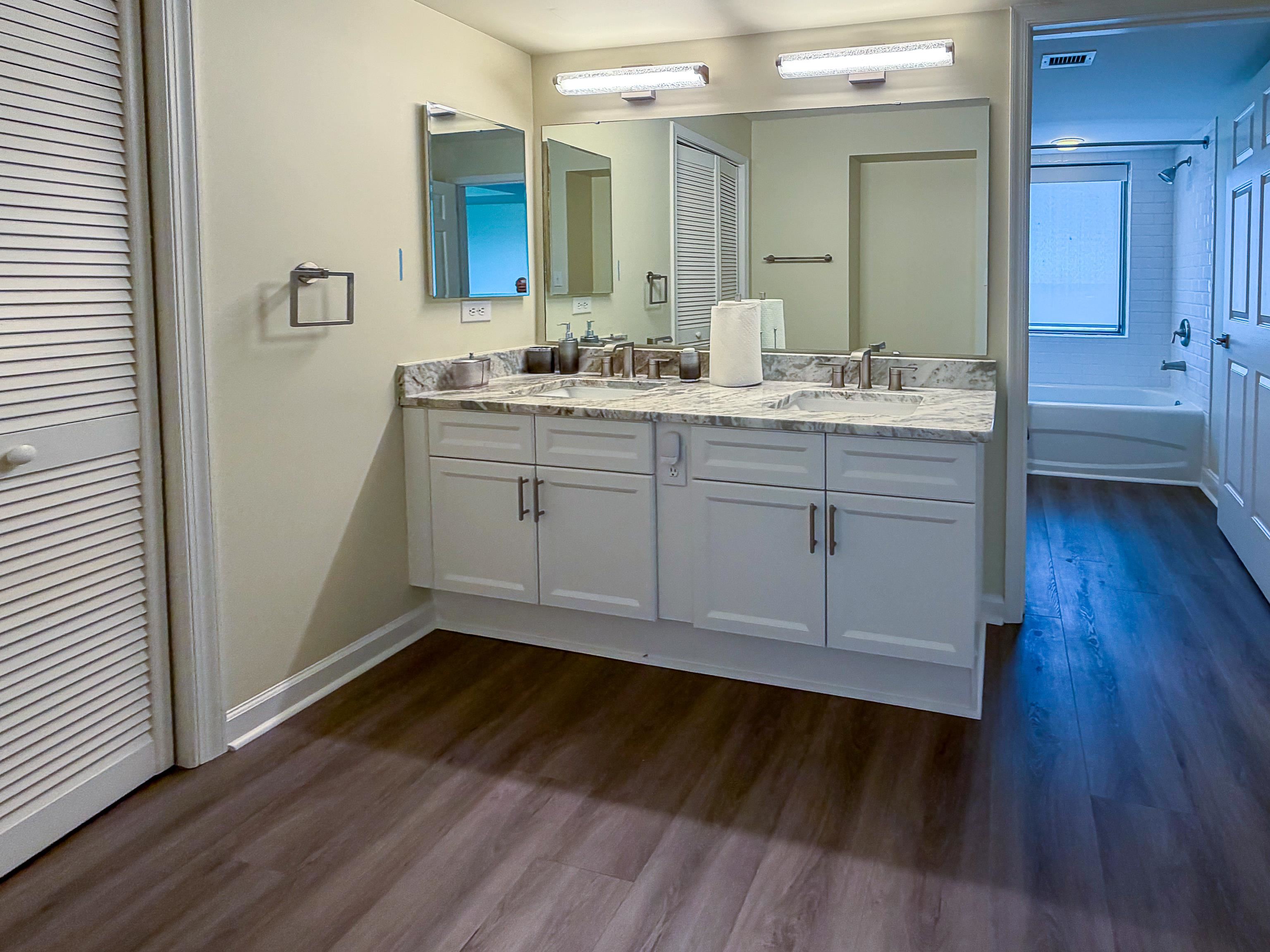 8560 Queensway Blvd. Property Photo 29