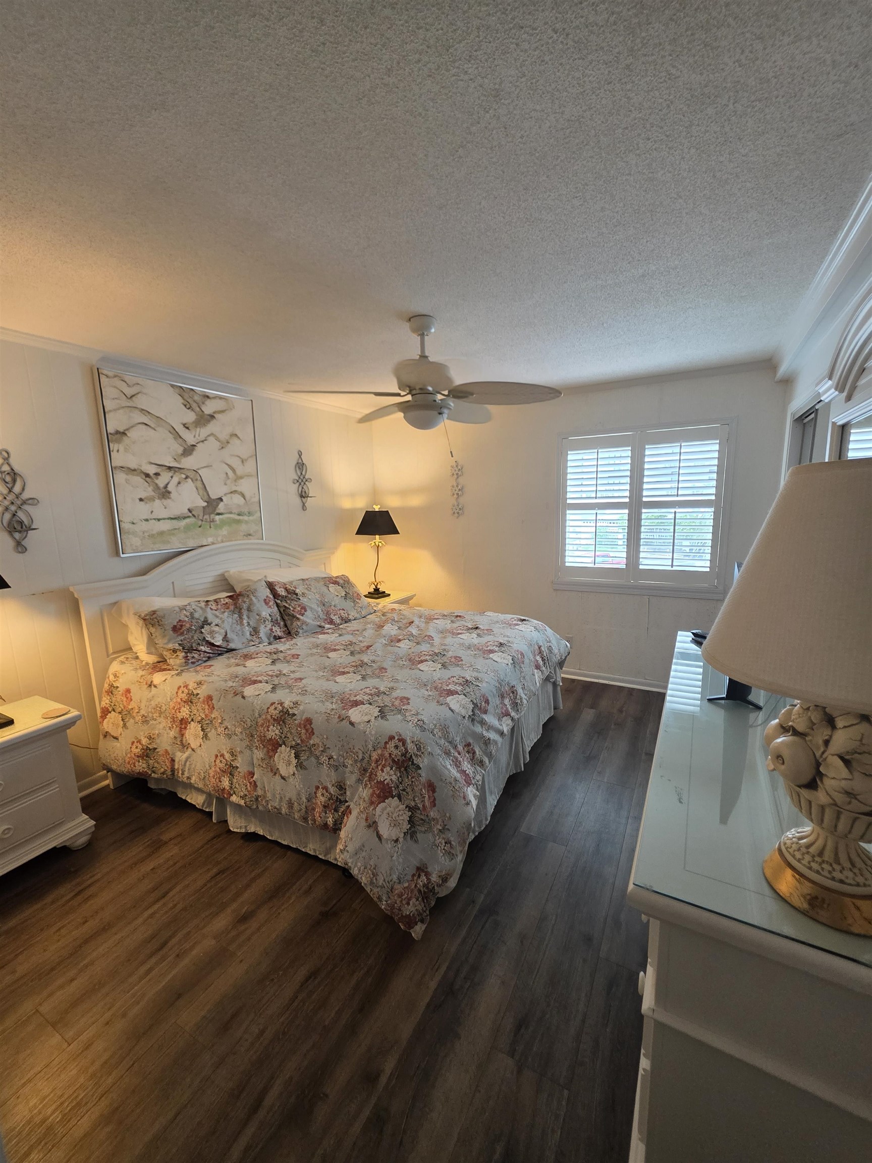 9560 Shore Dr. Property Photo 5