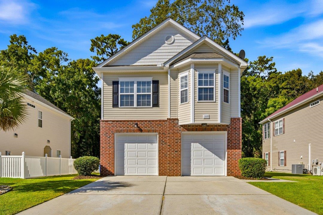 1309 Painted Tree Ln. Property Photo 1
