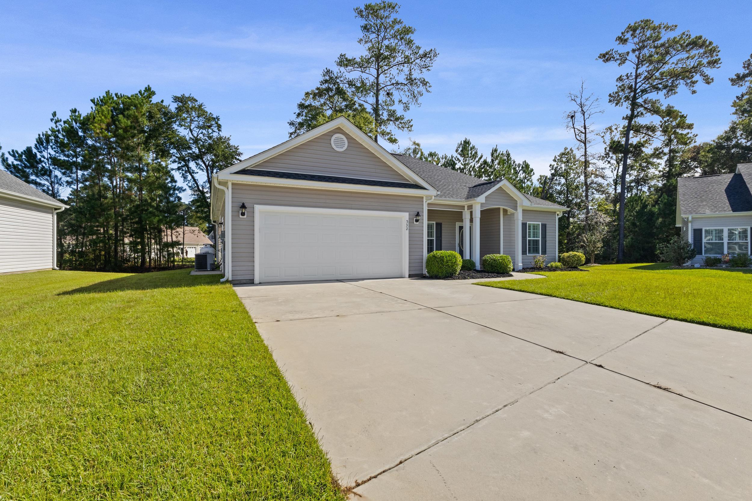 532 Whiddy Loop Property Photo 8