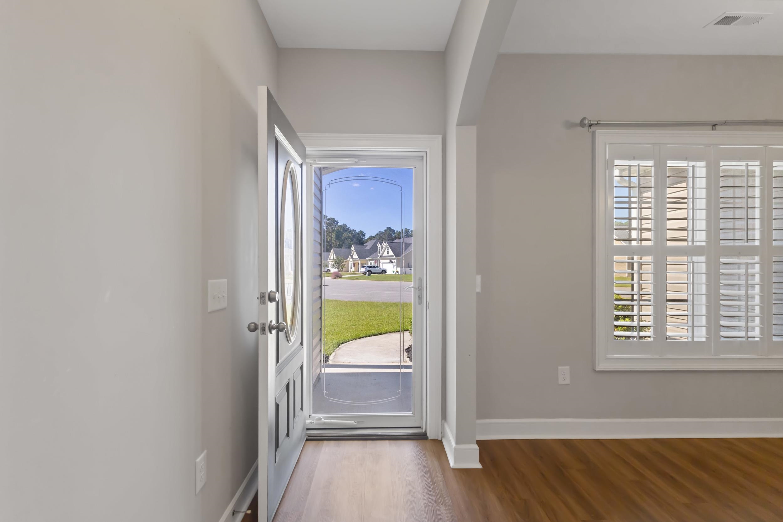 532 Whiddy Loop Property Photo 12
