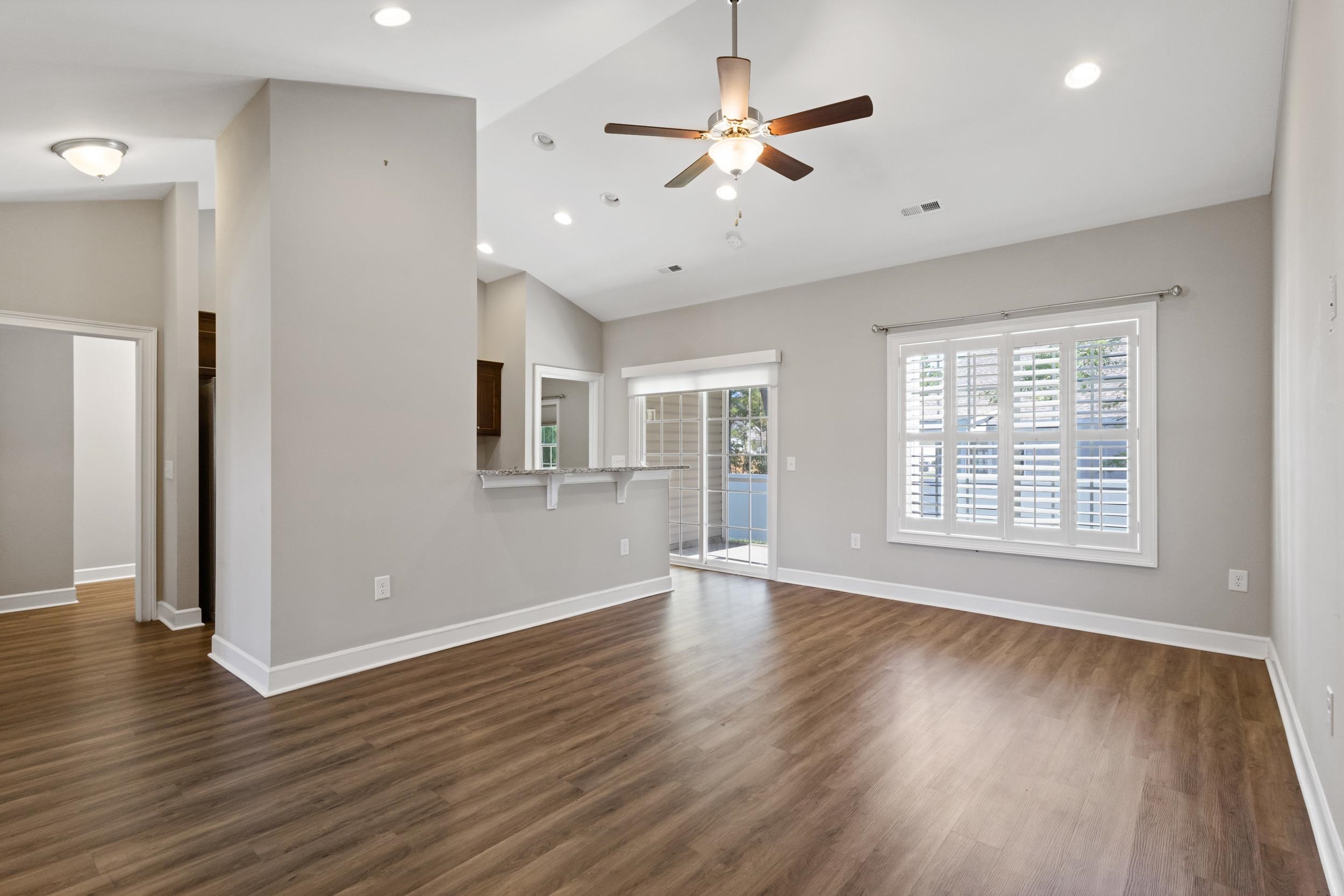 532 Whiddy Loop Property Photo 17