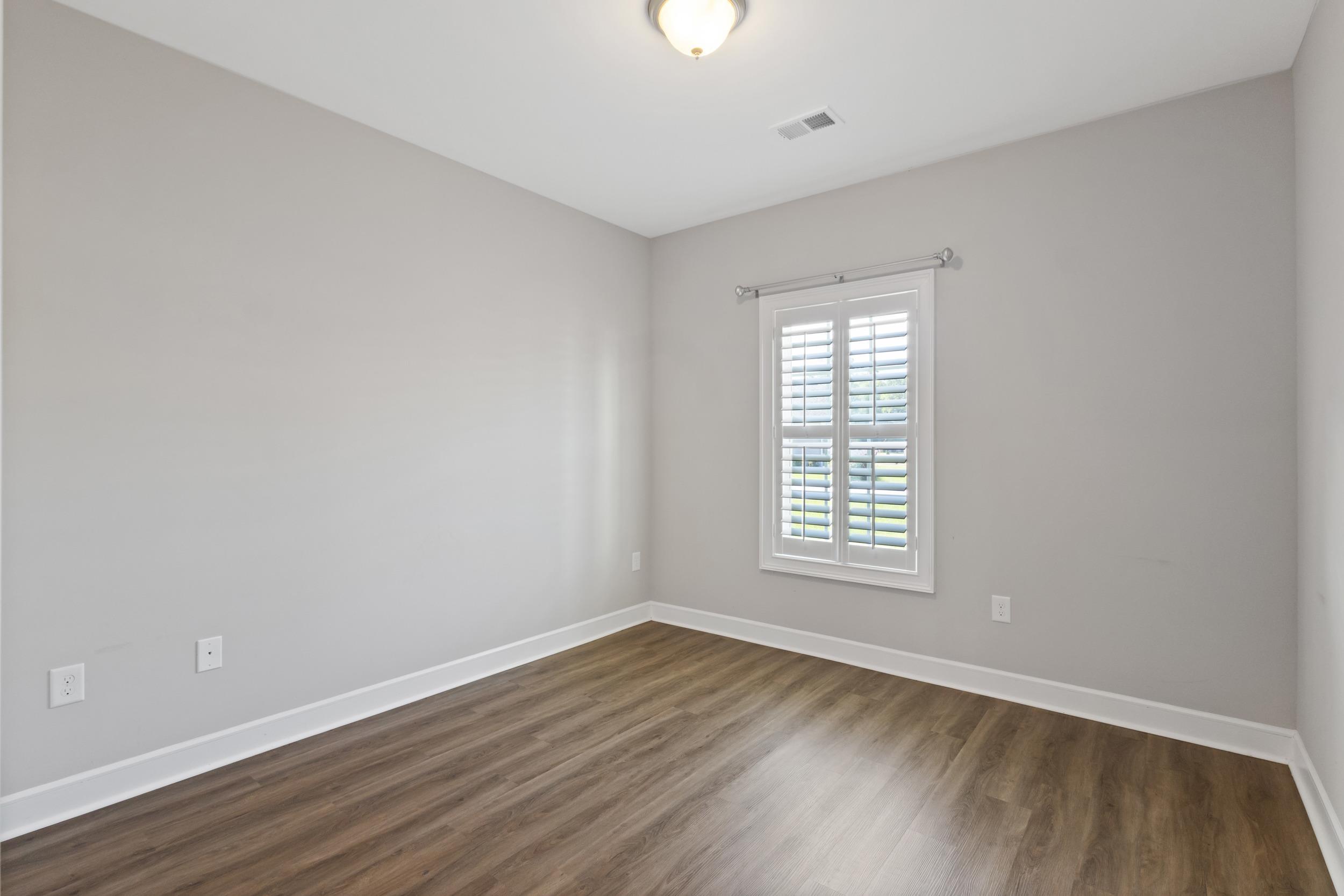 532 Whiddy Loop Property Photo 30