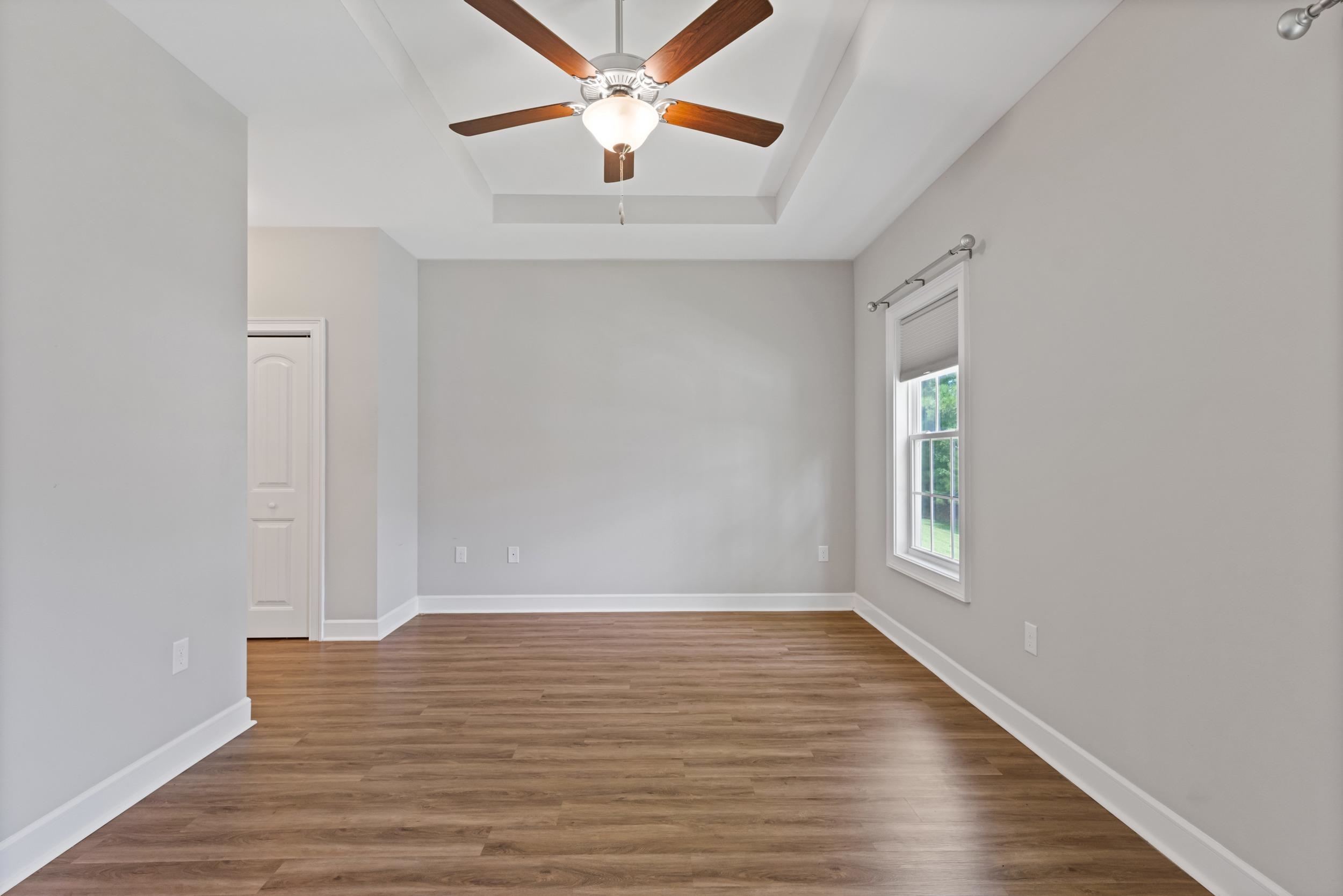 532 Whiddy Loop Property Photo 36