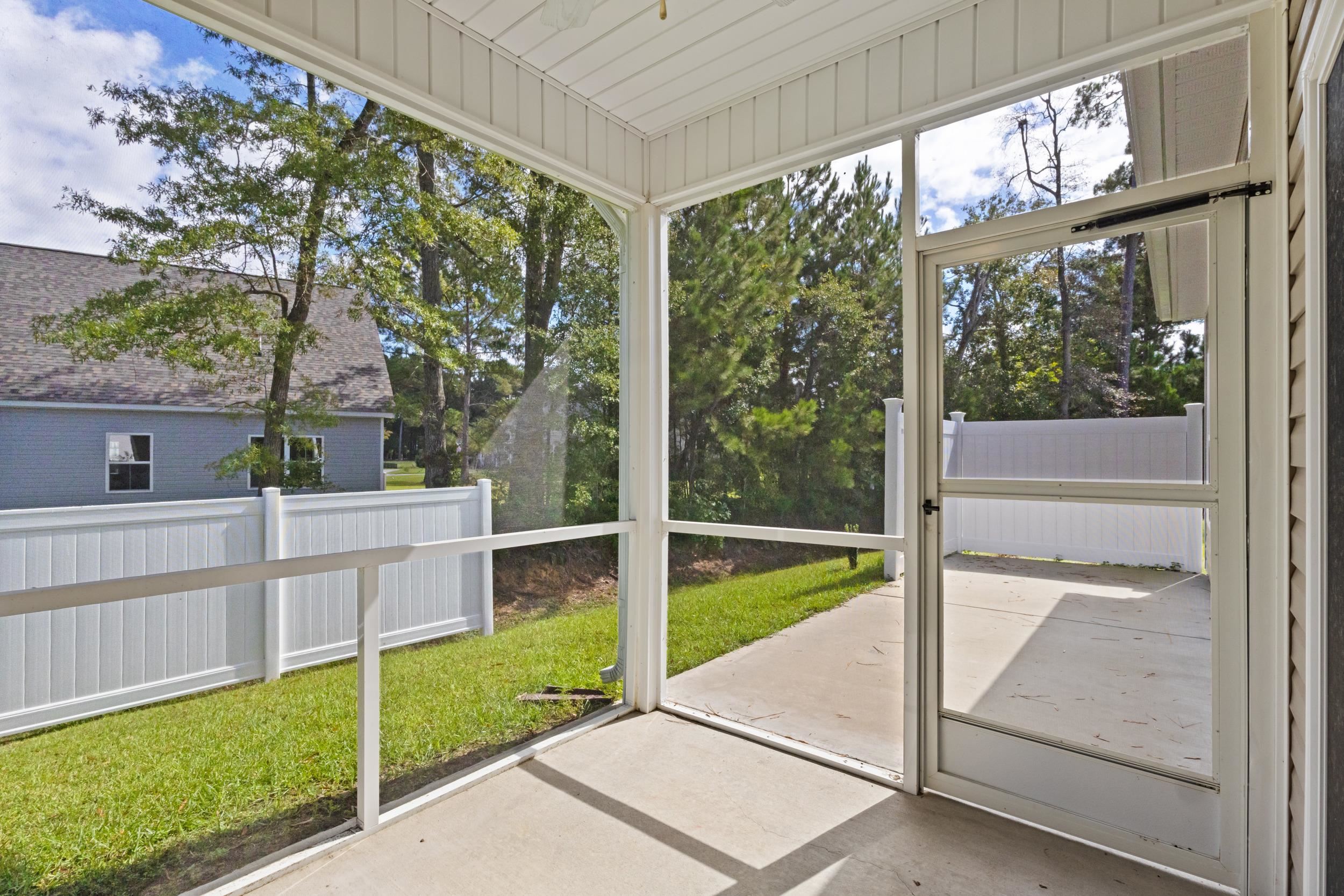 532 Whiddy Loop Property Photo 44