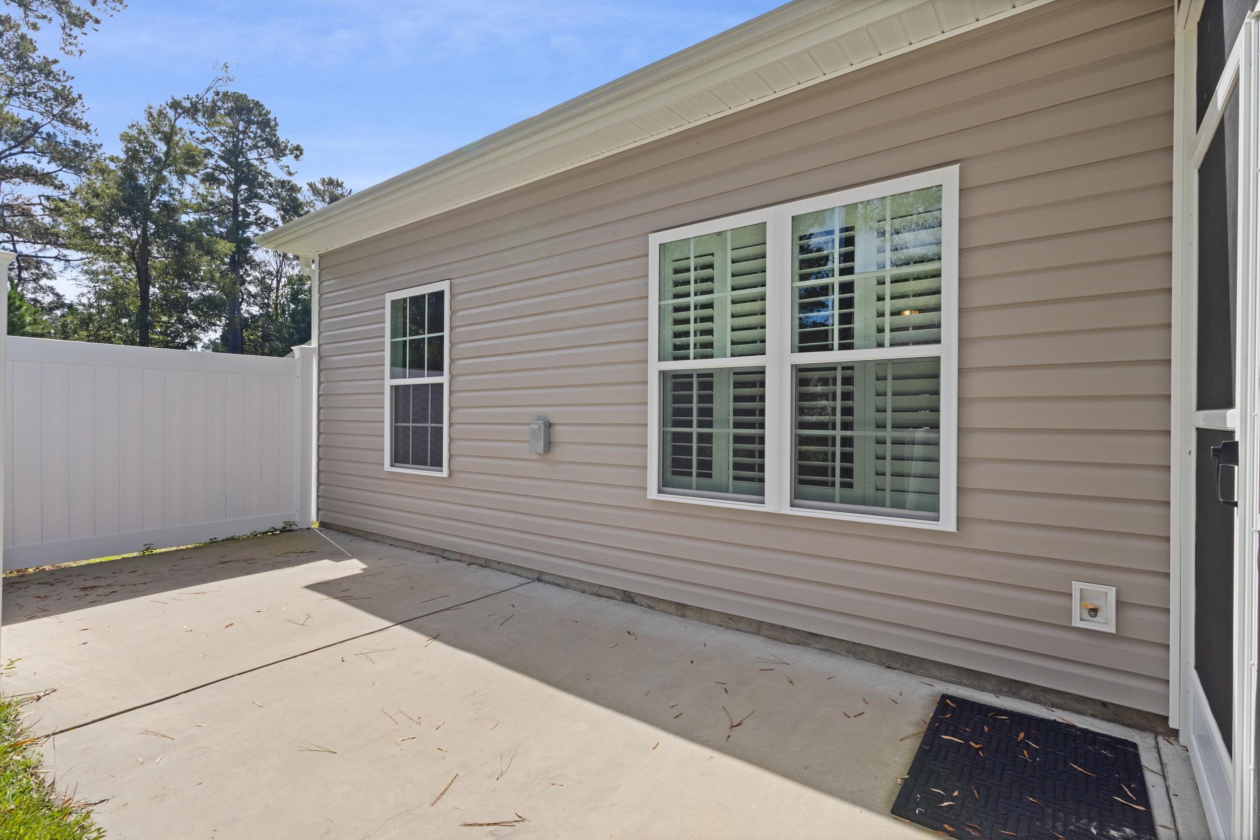 532 Whiddy Loop Property Photo 45