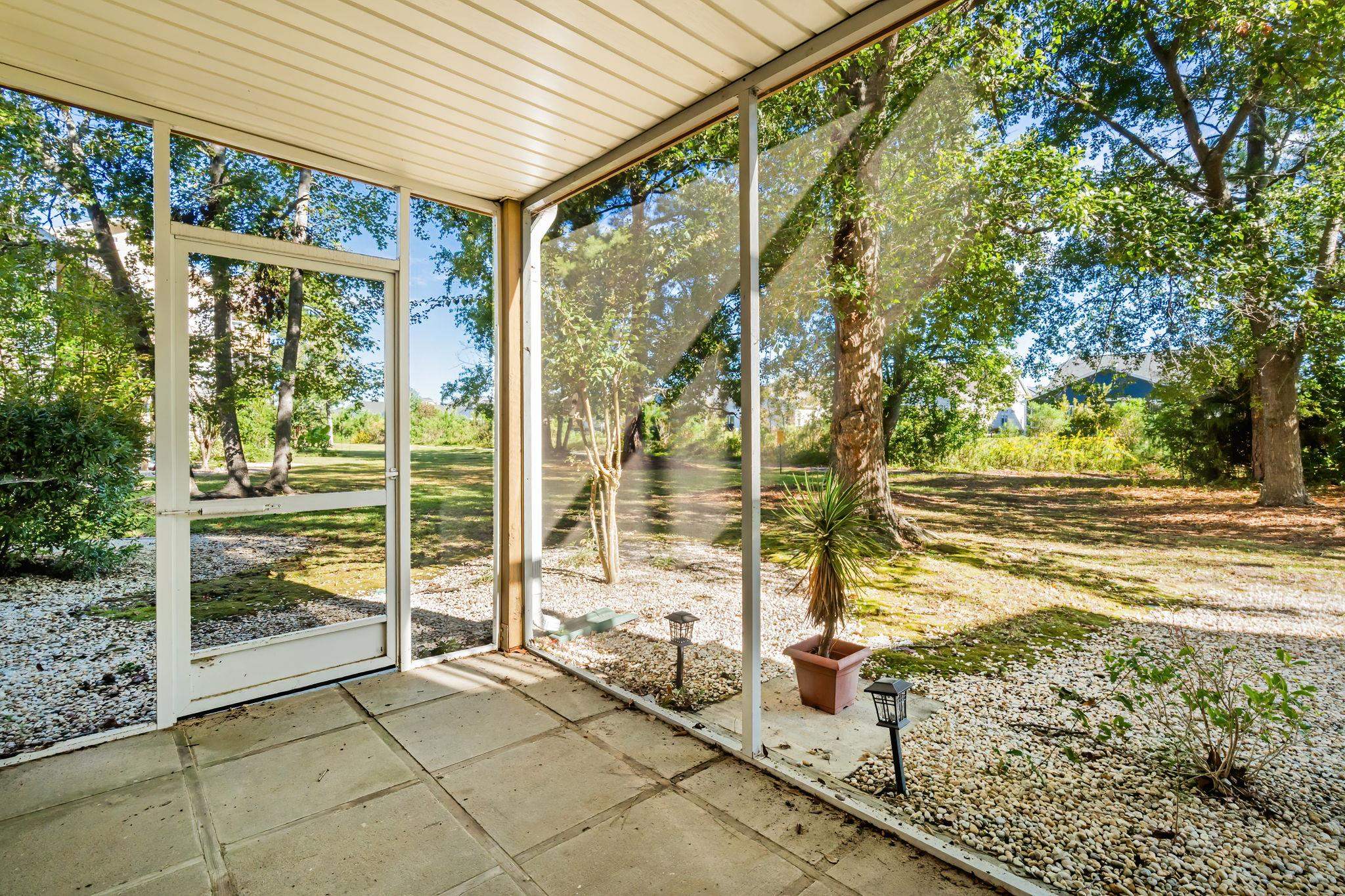 1025 Plantation Dr. Property Photo 5