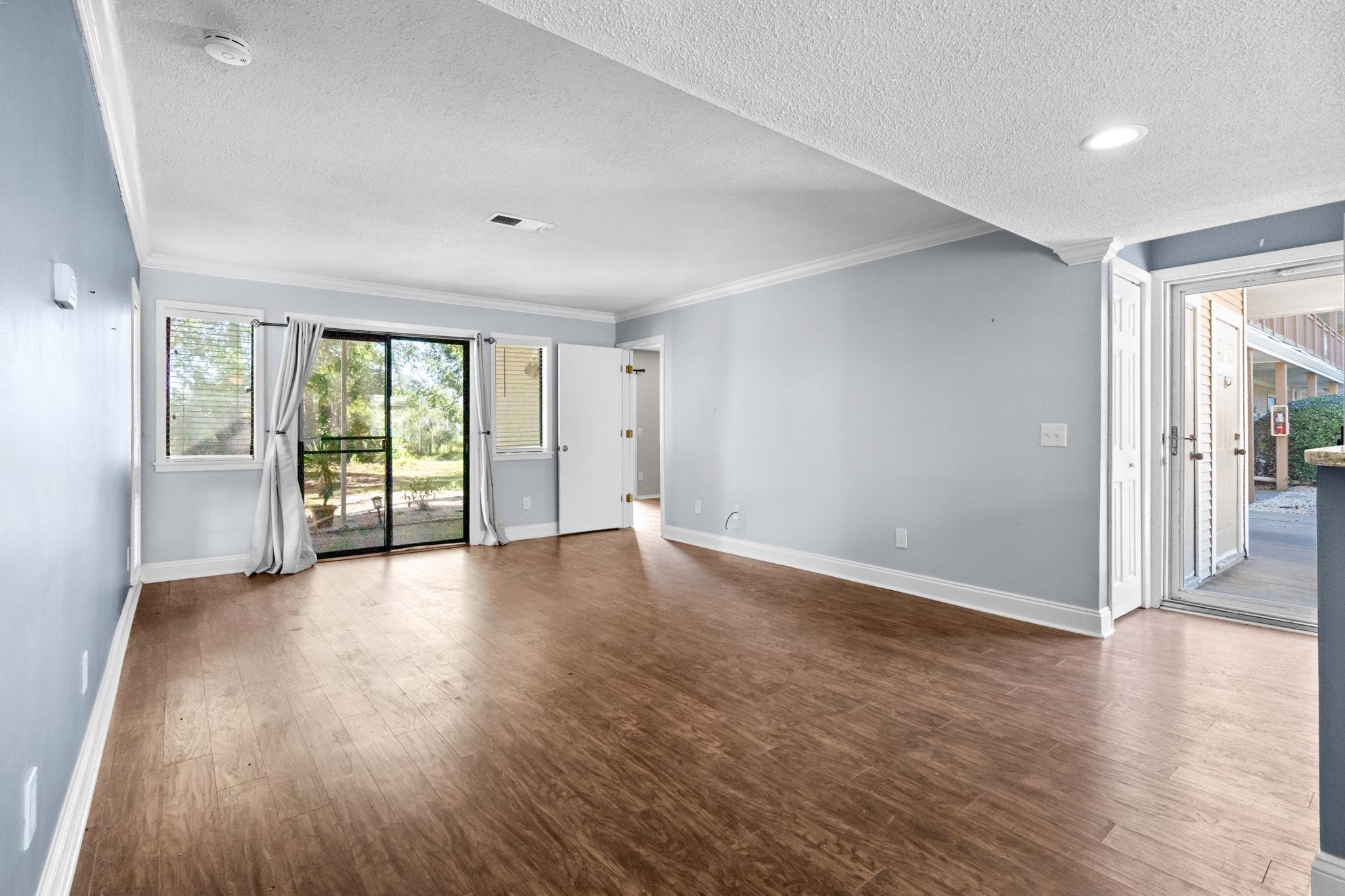 1025 Plantation Dr. Property Photo 10