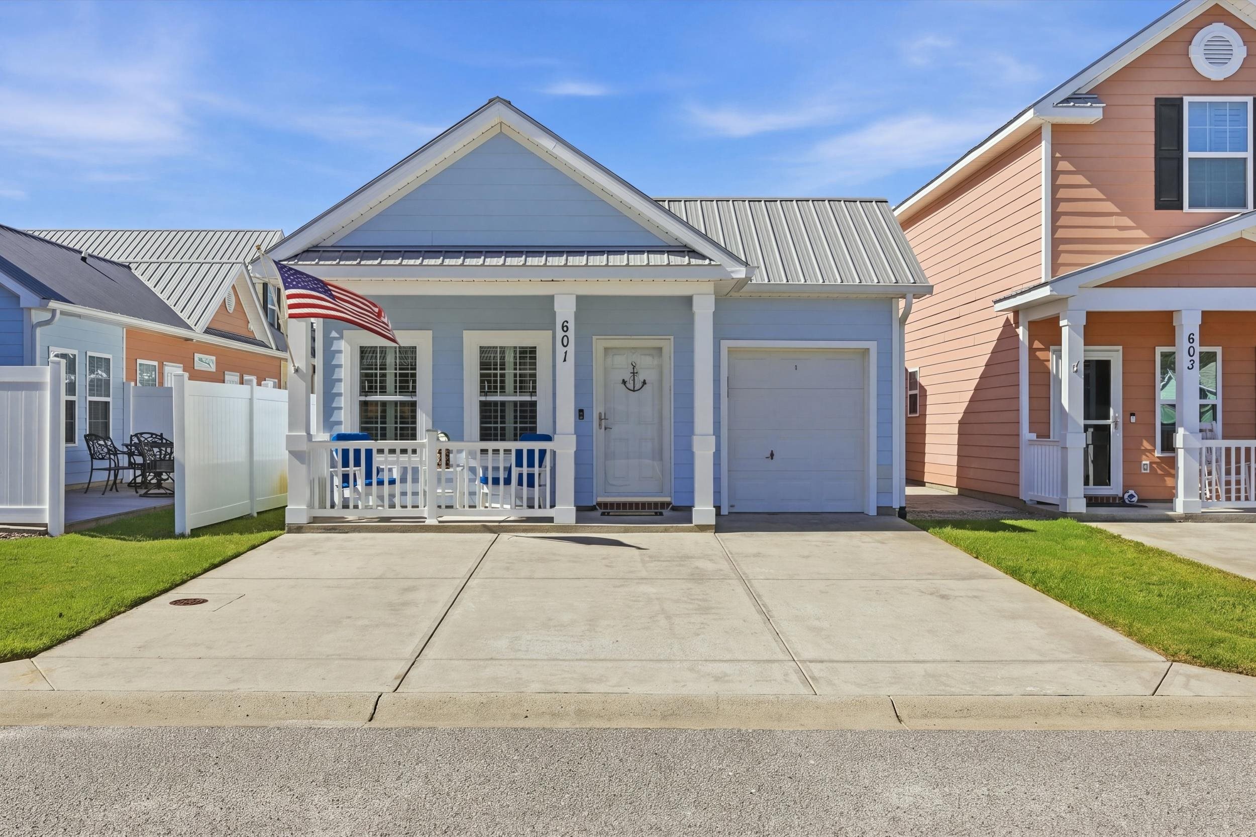 601 Surfsong Way Property Photo 1
