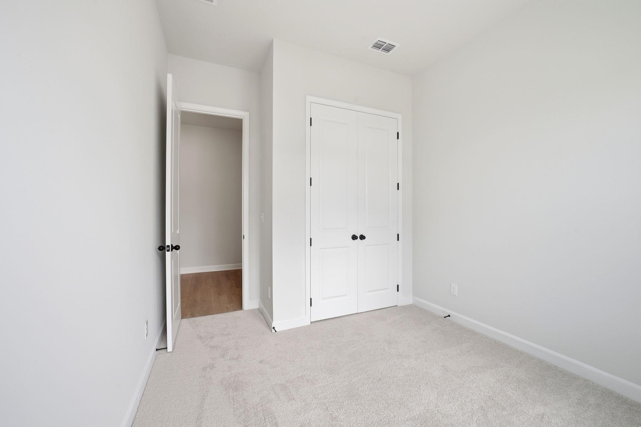 533 Waters Edge Dr. Property Photo 6