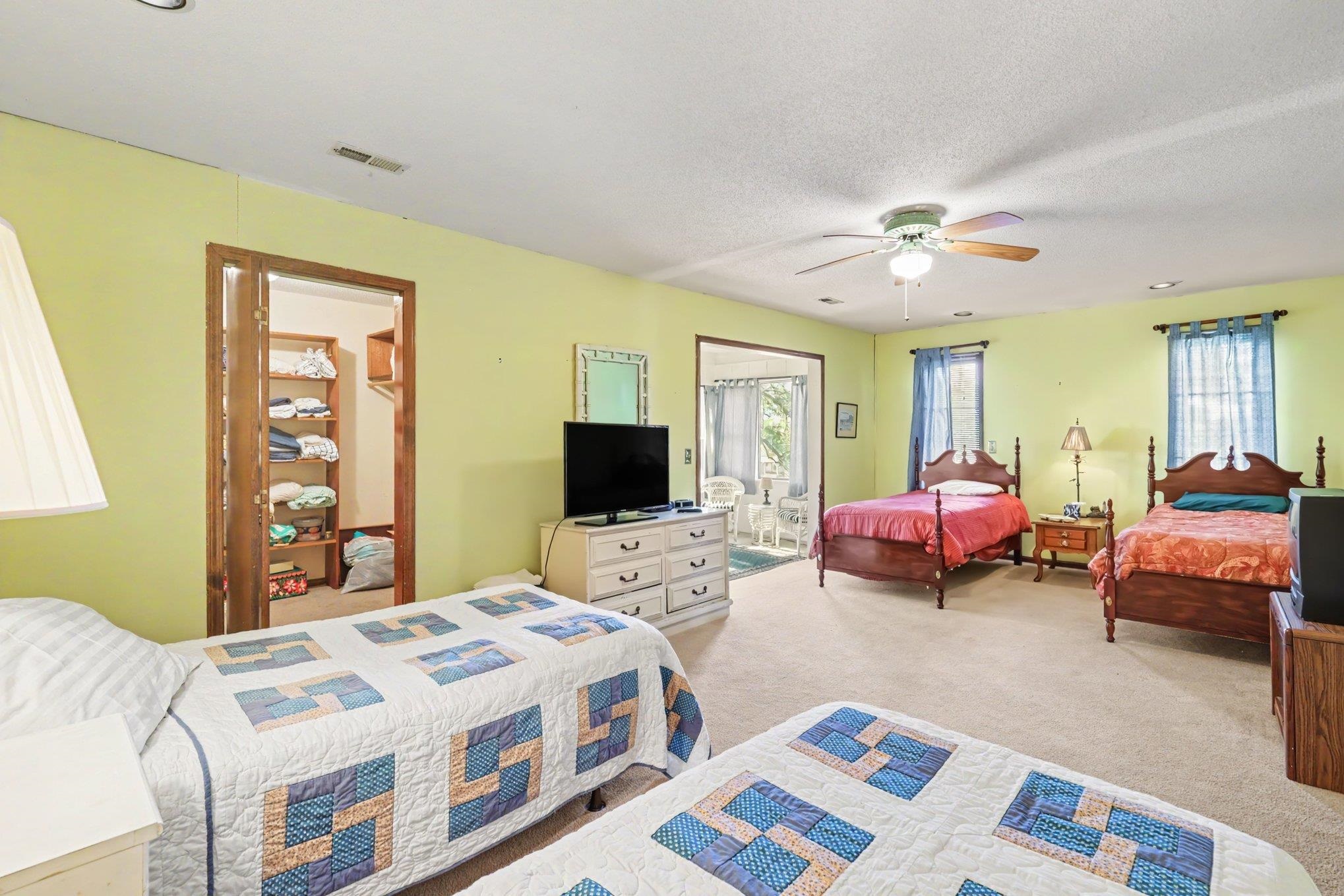2706 Havens Dr. Property Photo 17