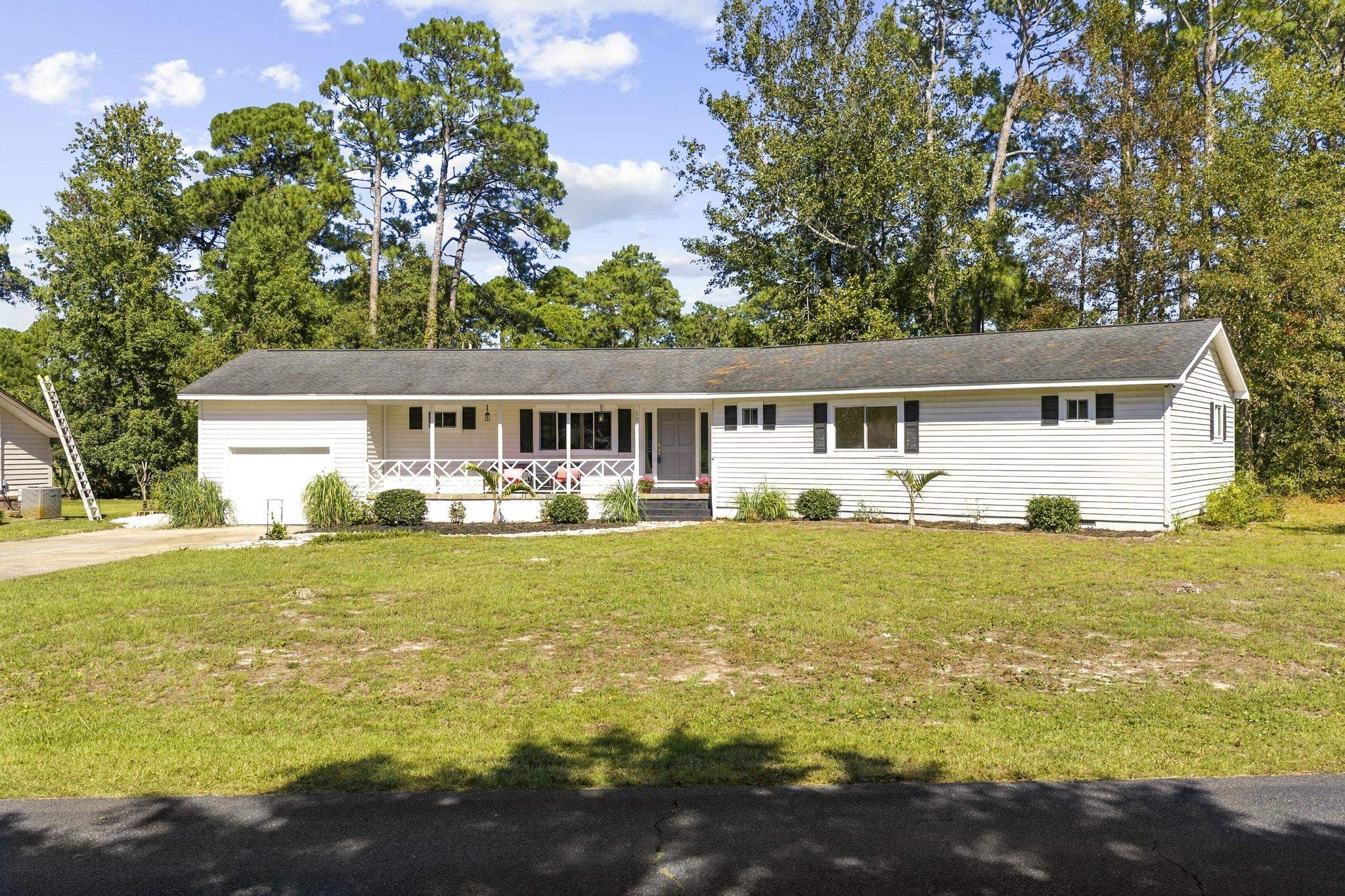 1850 Bay Tree Ln. Property Photo 1