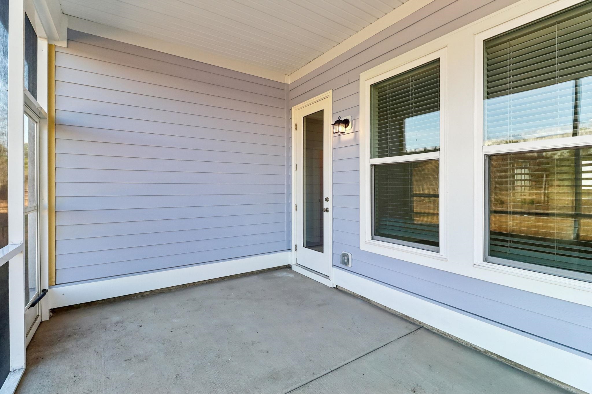 561 Waters Edge Dr. Property Photo 17