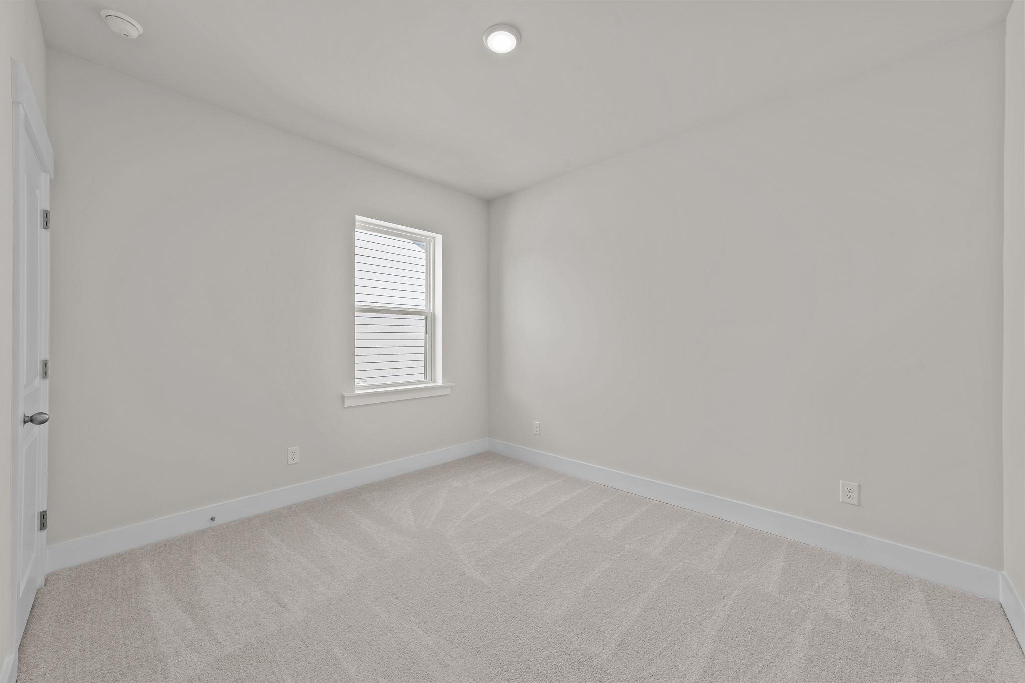 552 Waters Edge Dr. Property Photo 22