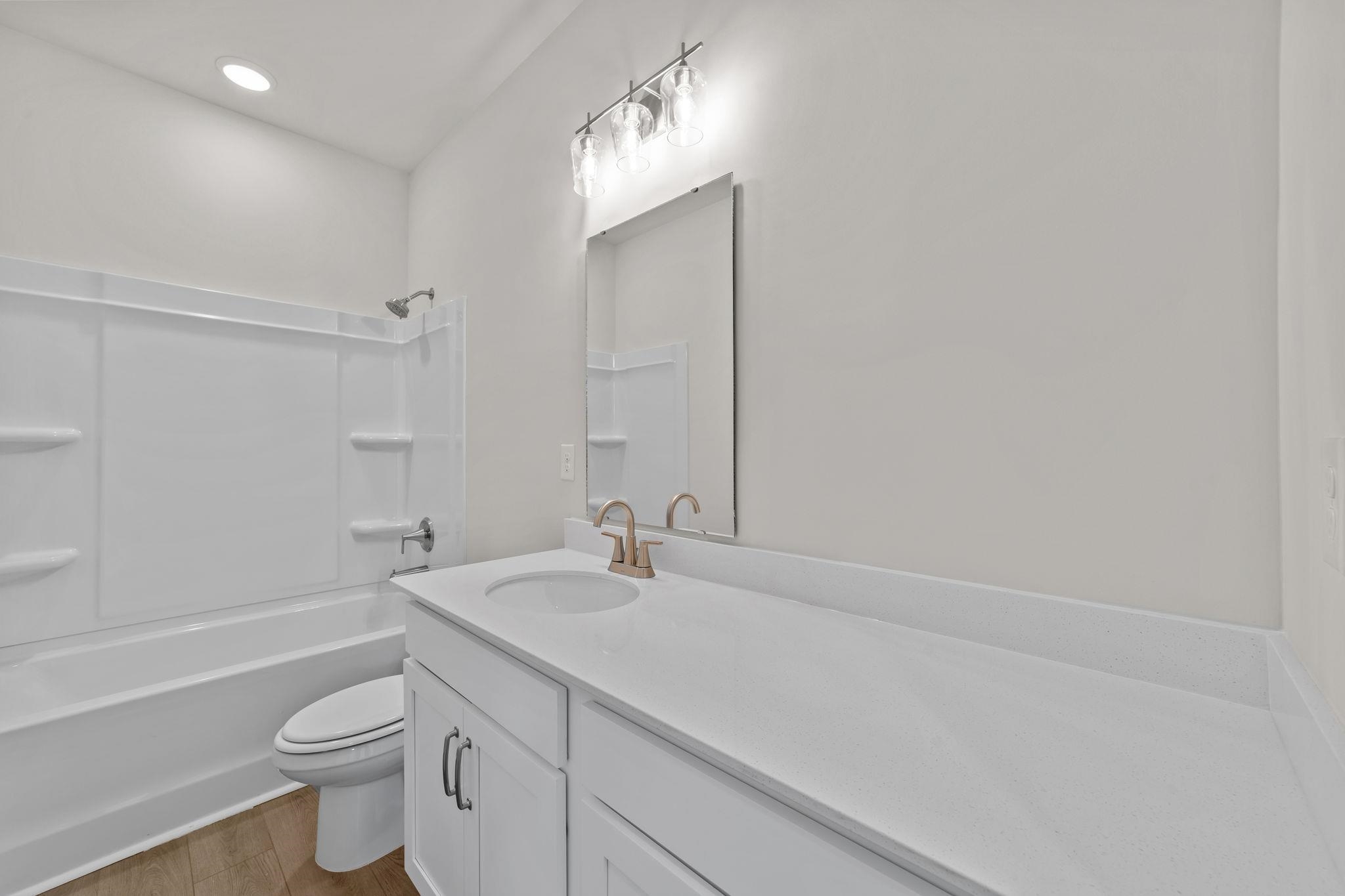 552 Waters Edge Dr. Property Photo 23