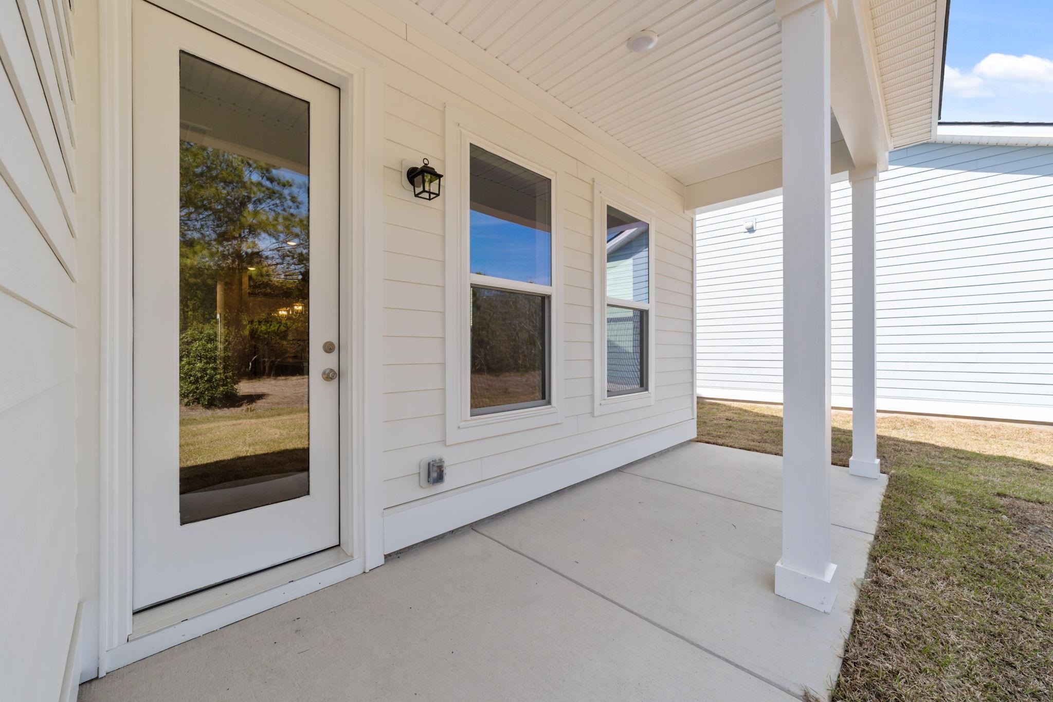 552 Waters Edge Dr. Property Photo 25