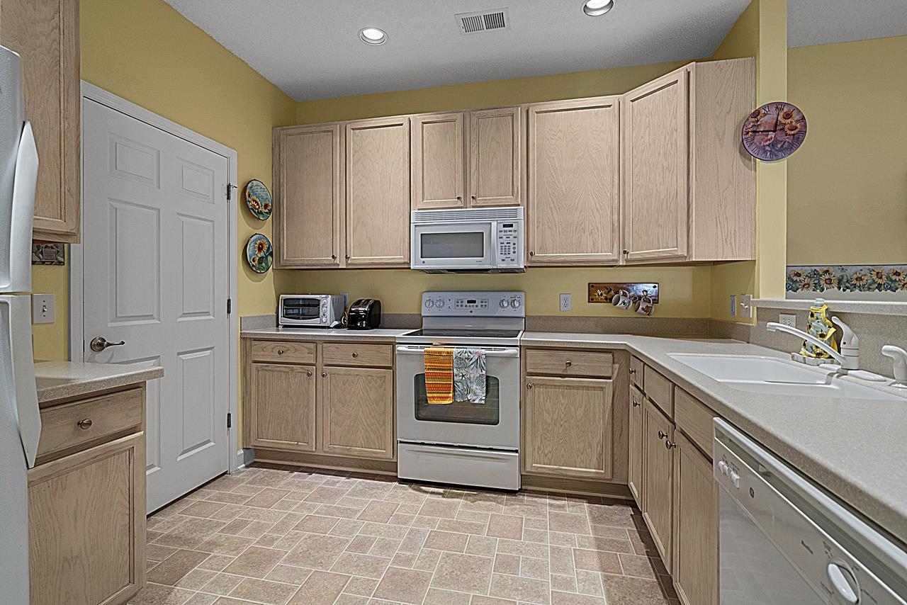 430 Deerfield Links Dr. Property Photo 14