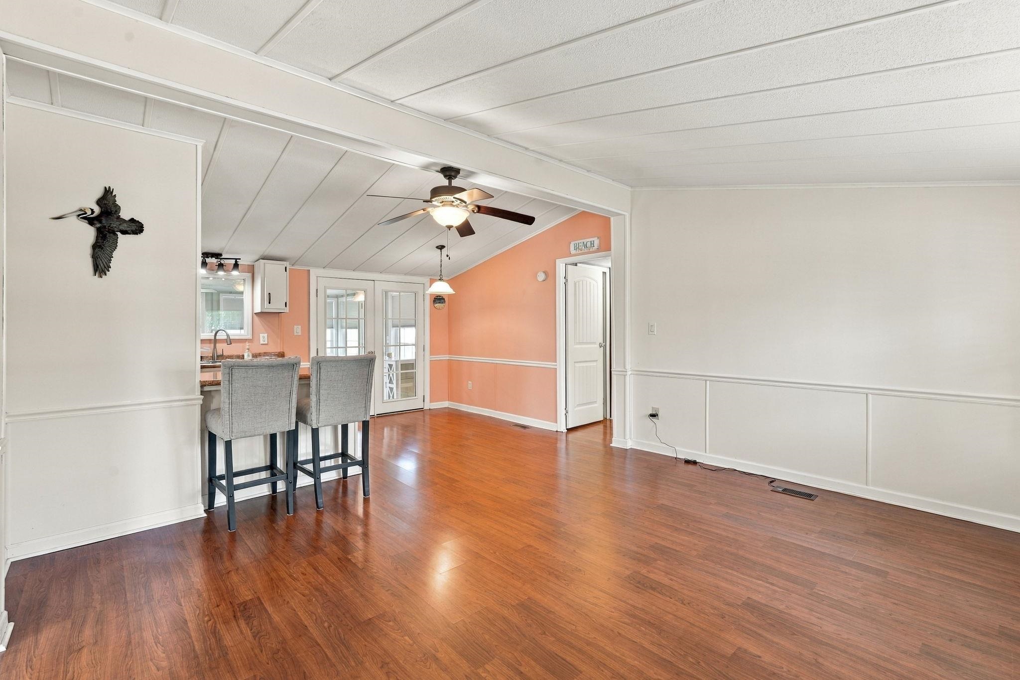 123 Queens Rd. Property Photo 3