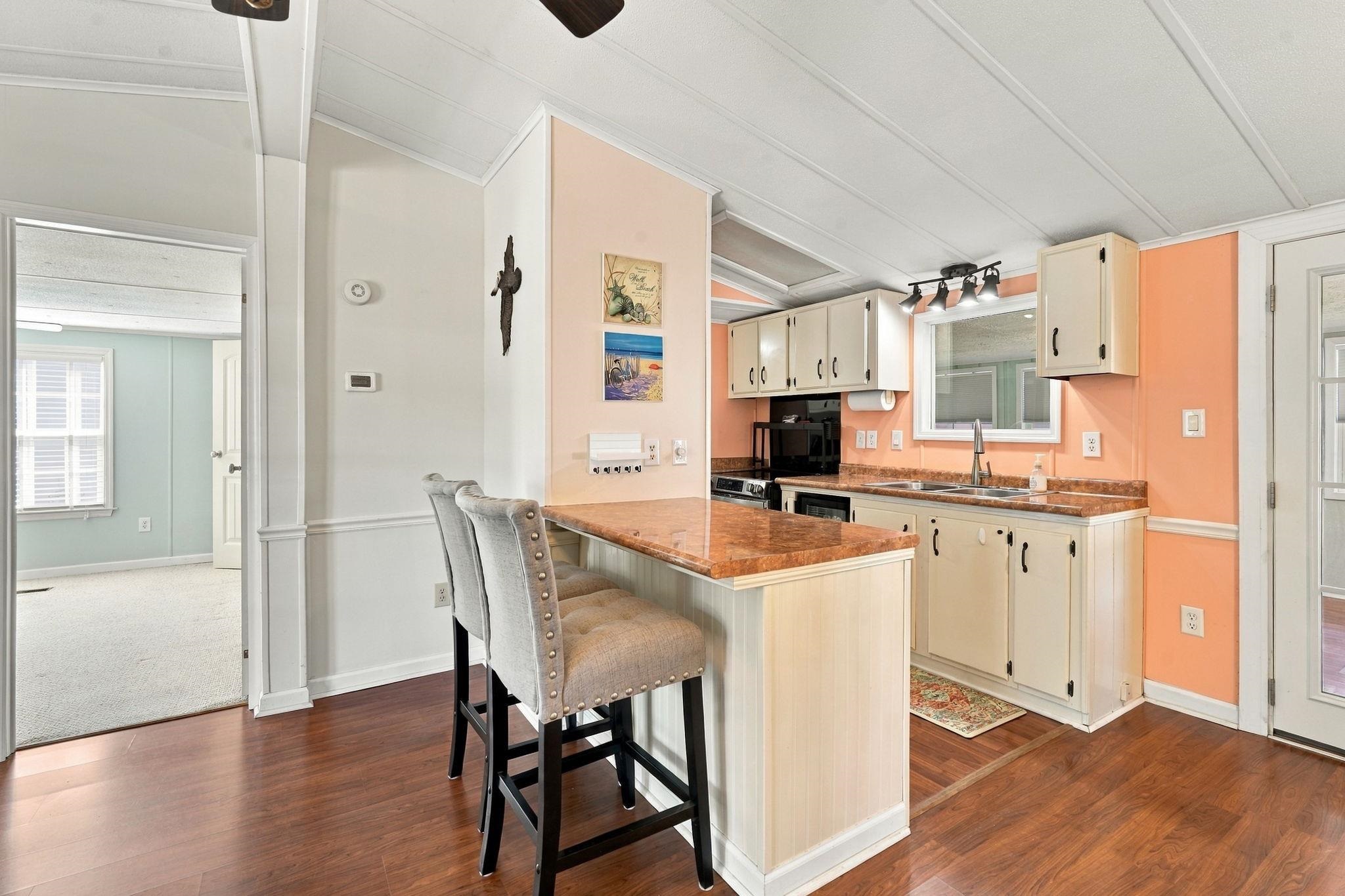 123 Queens Rd. Property Photo 9