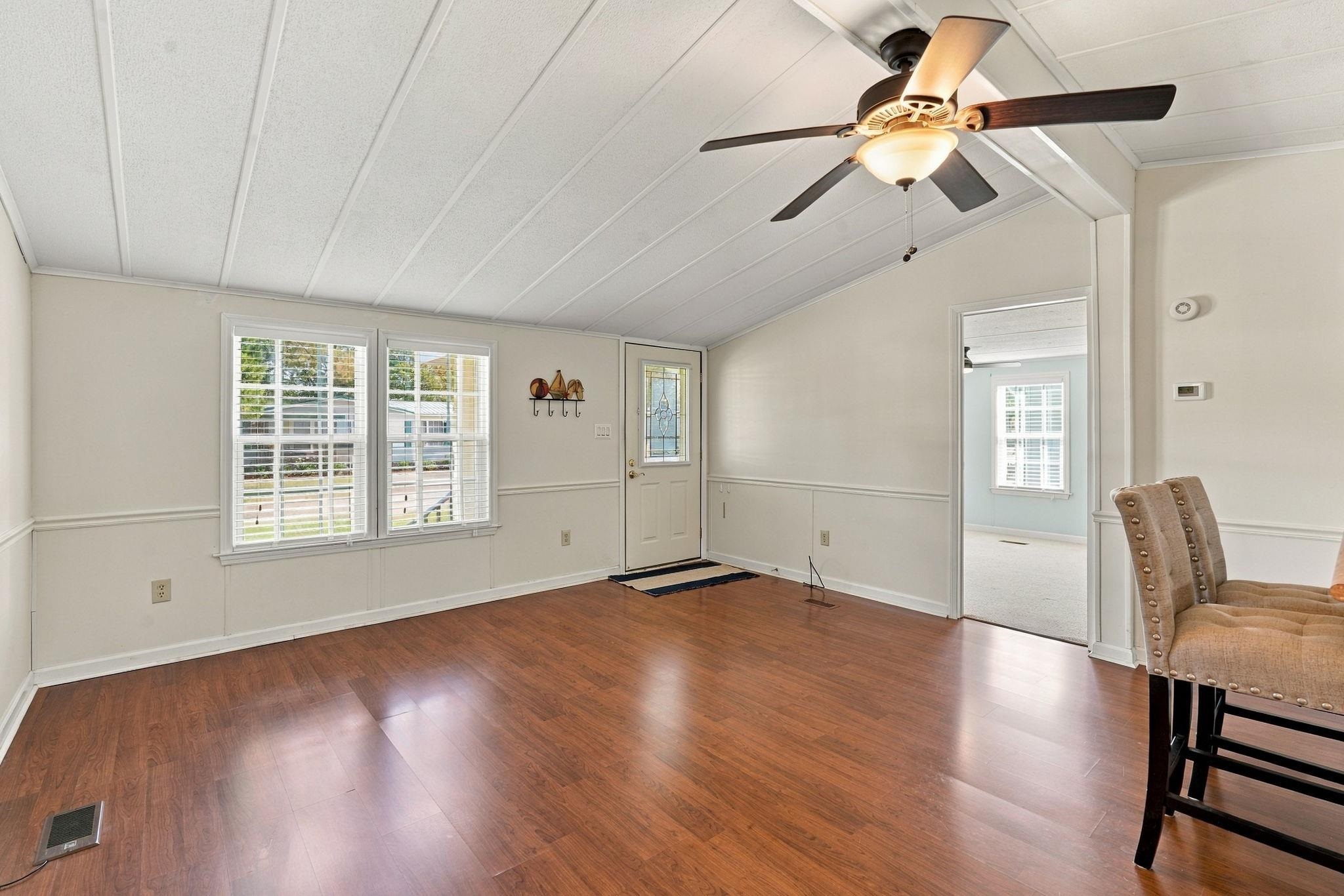 123 Queens Rd. Property Photo 15
