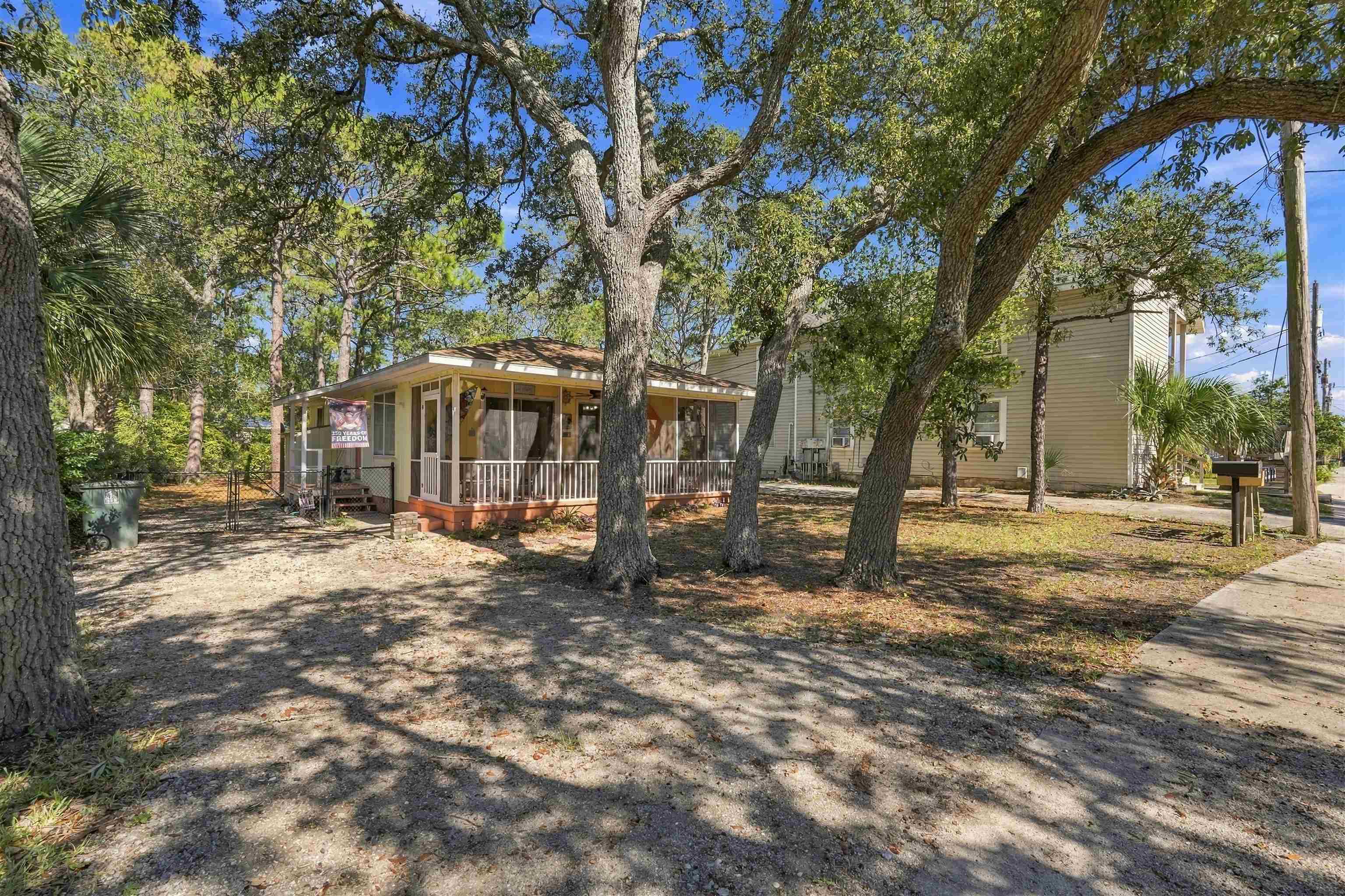 1618 Hillside Dr. S Property Photo 2