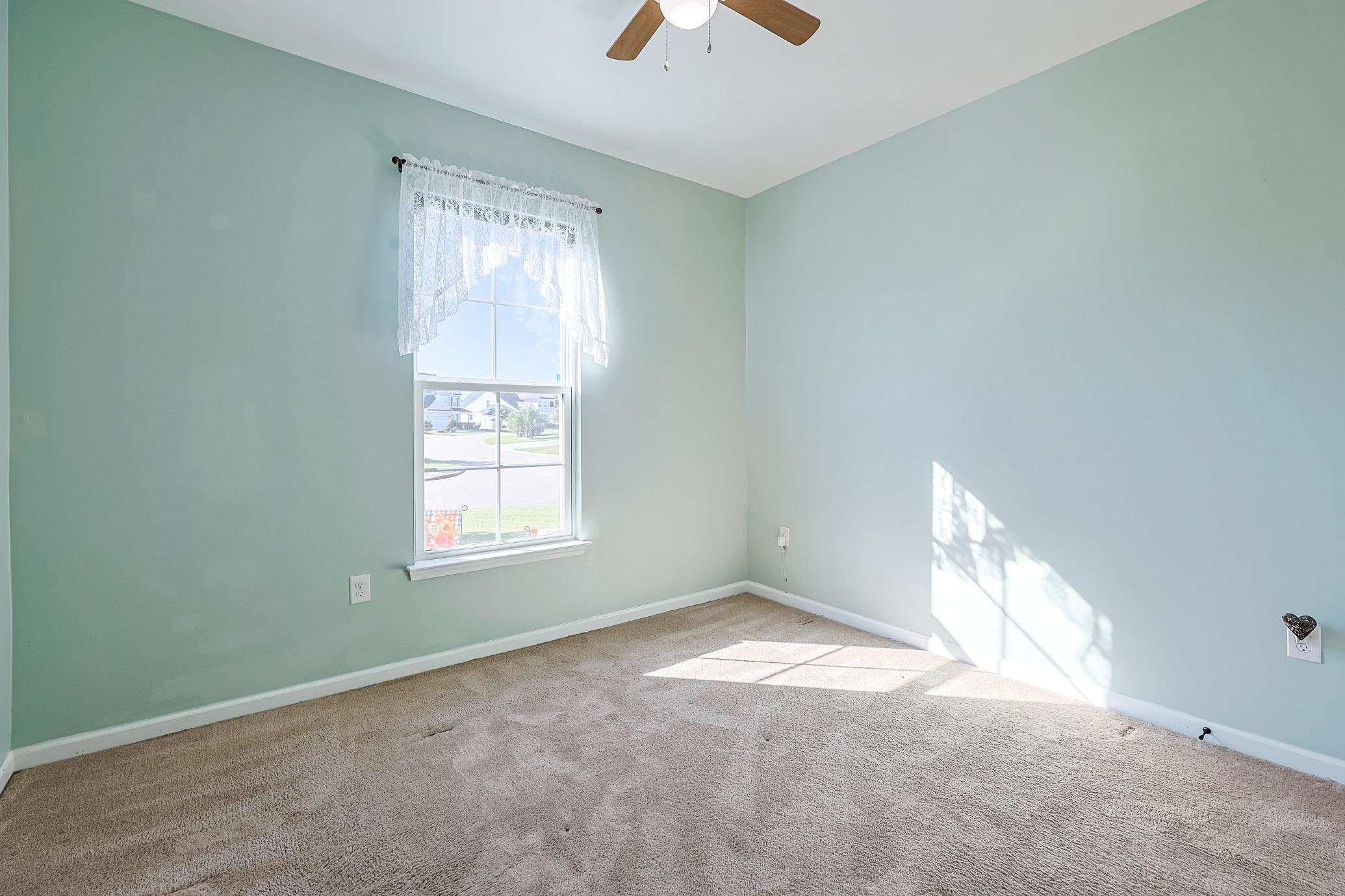 1076 Caprisia Loop Property Photo 27