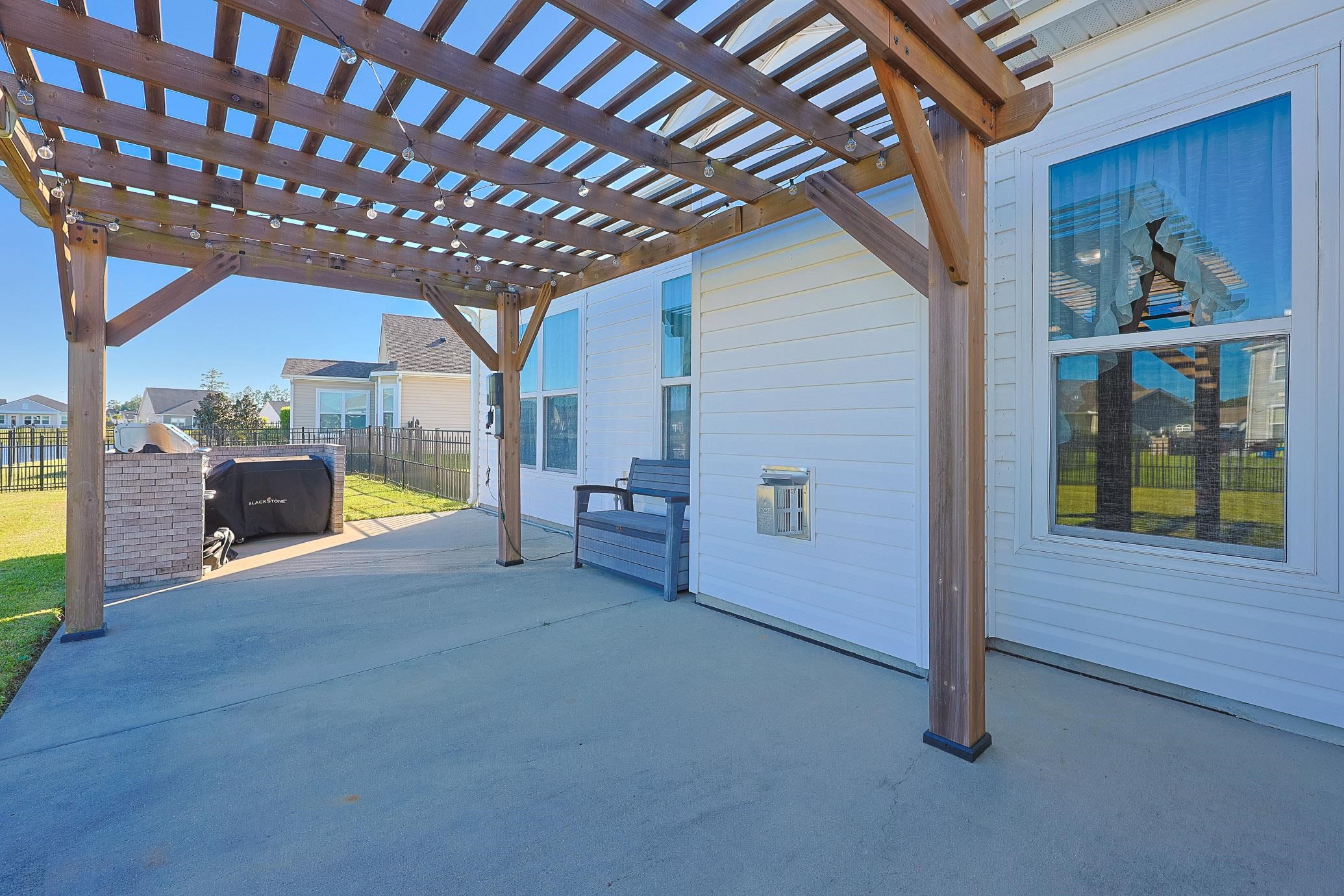 1076 Caprisia Loop Property Photo 38