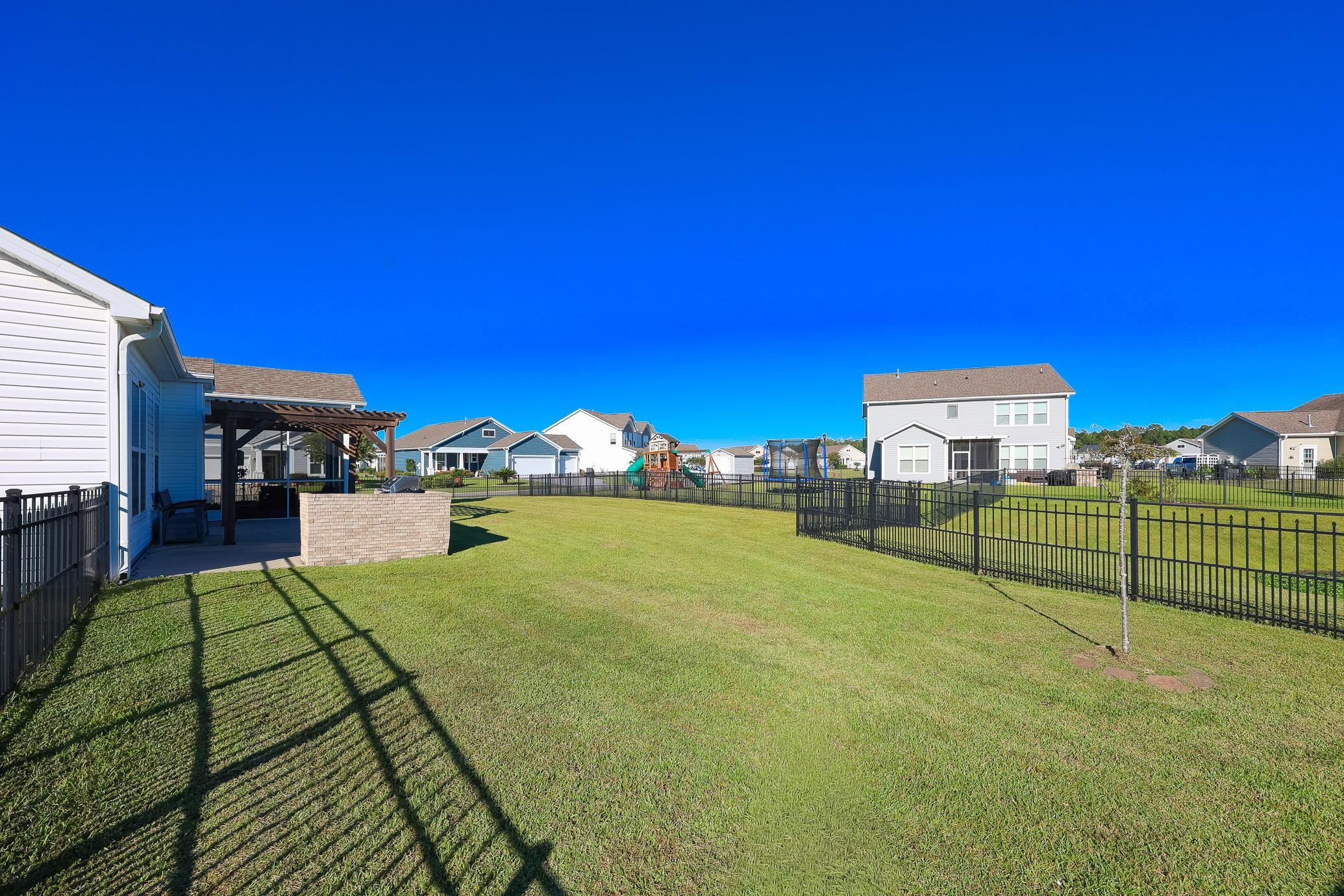1076 Caprisia Loop Property Photo 40