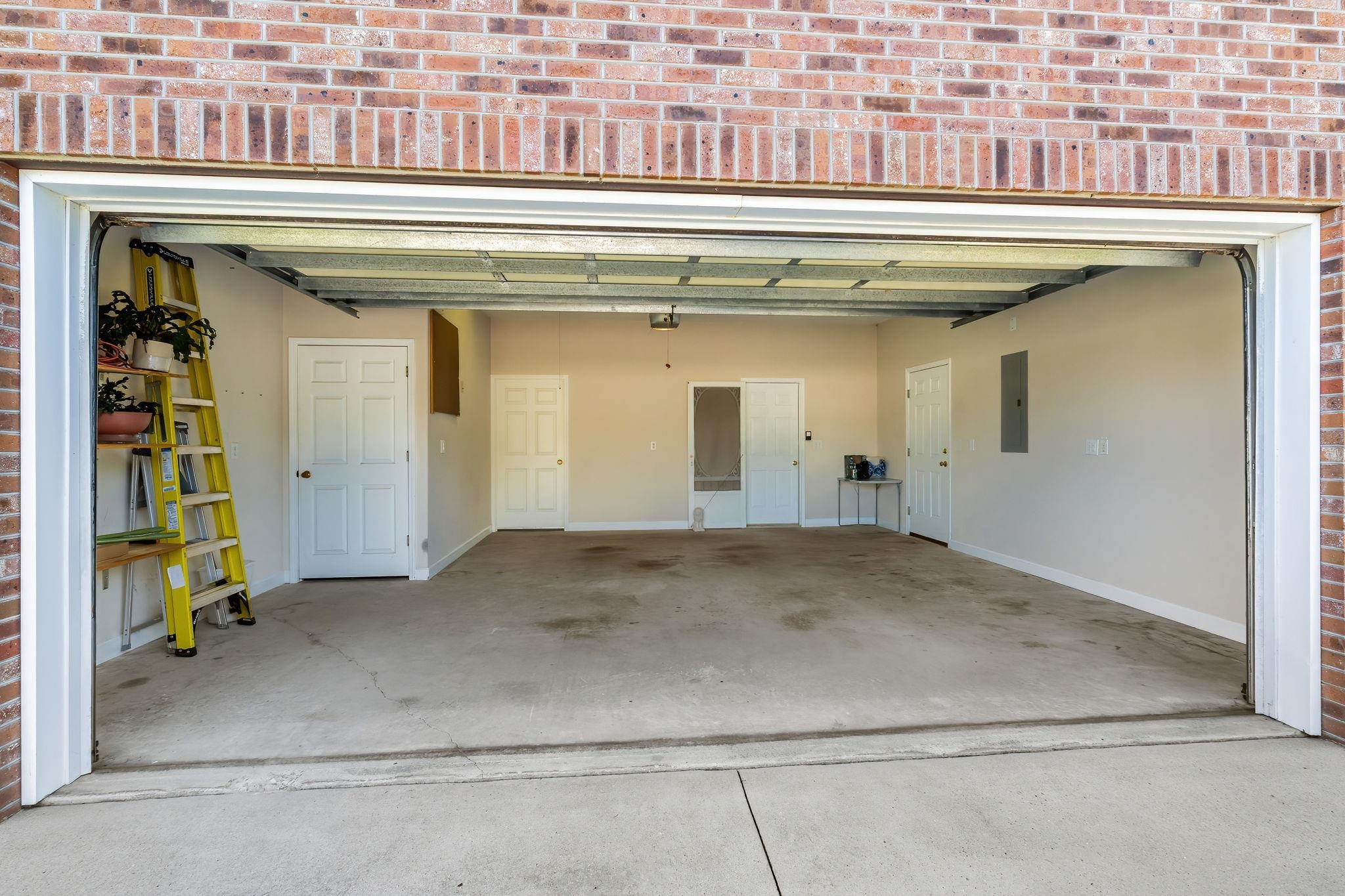 190 Jessica Lakes Dr. Property Photo 60