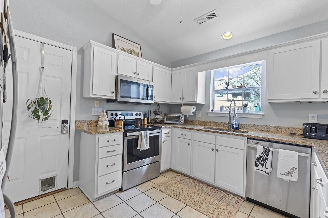 502 Callalily Ct. Property Photo 10