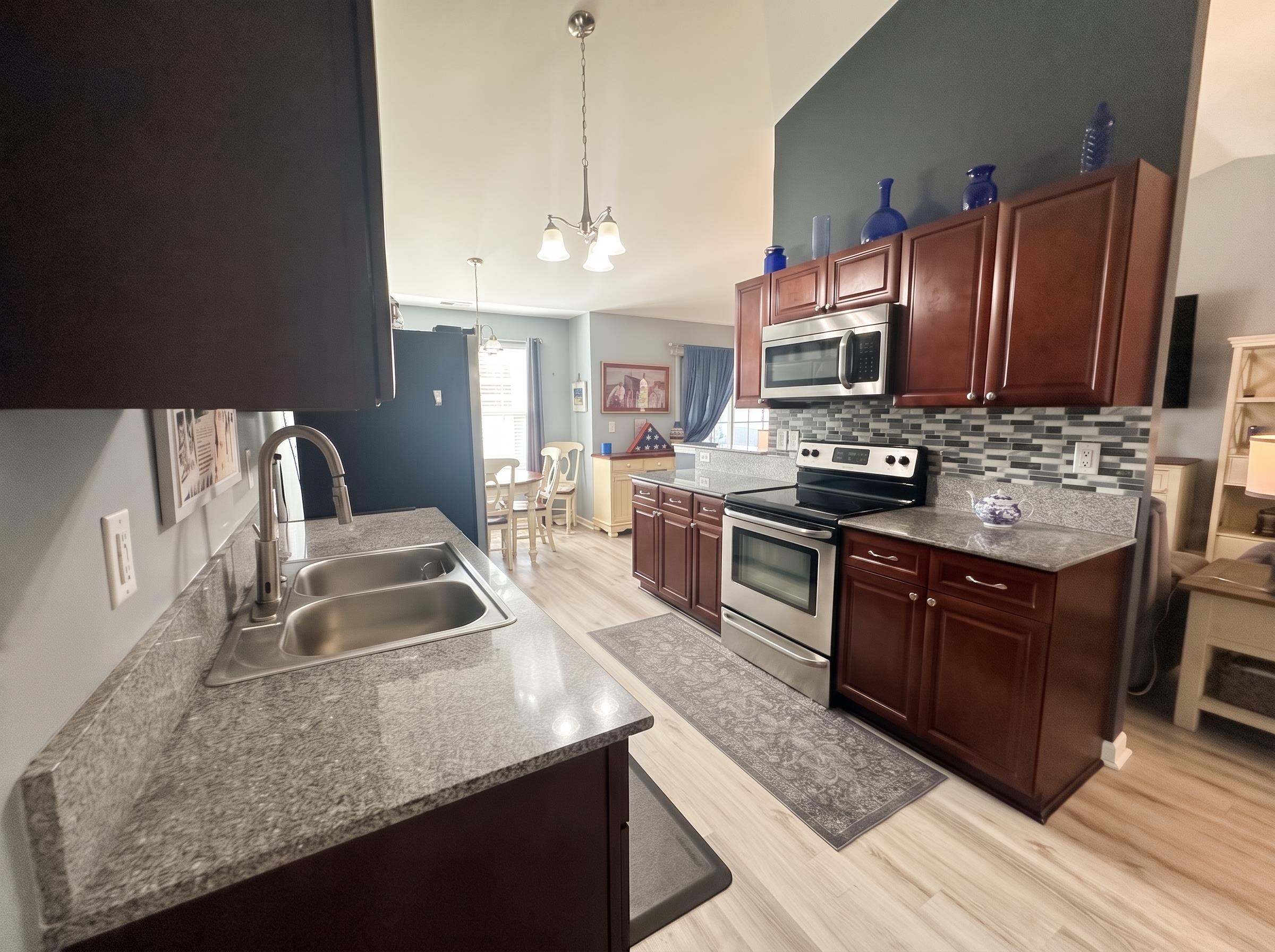 1817 Ambridge Dr. Property Photo 8