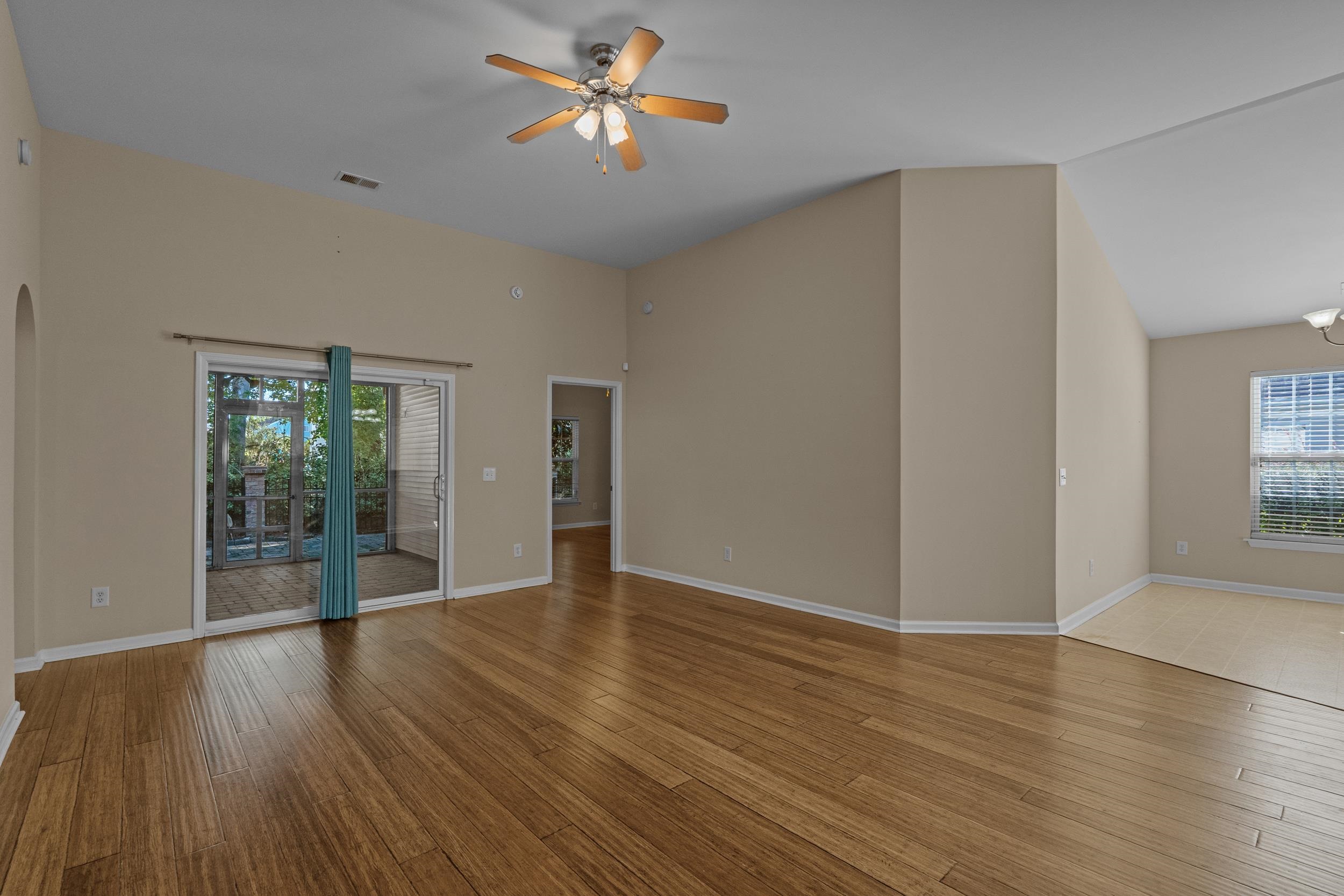 421 Kessinger Dr. Property Photo 17