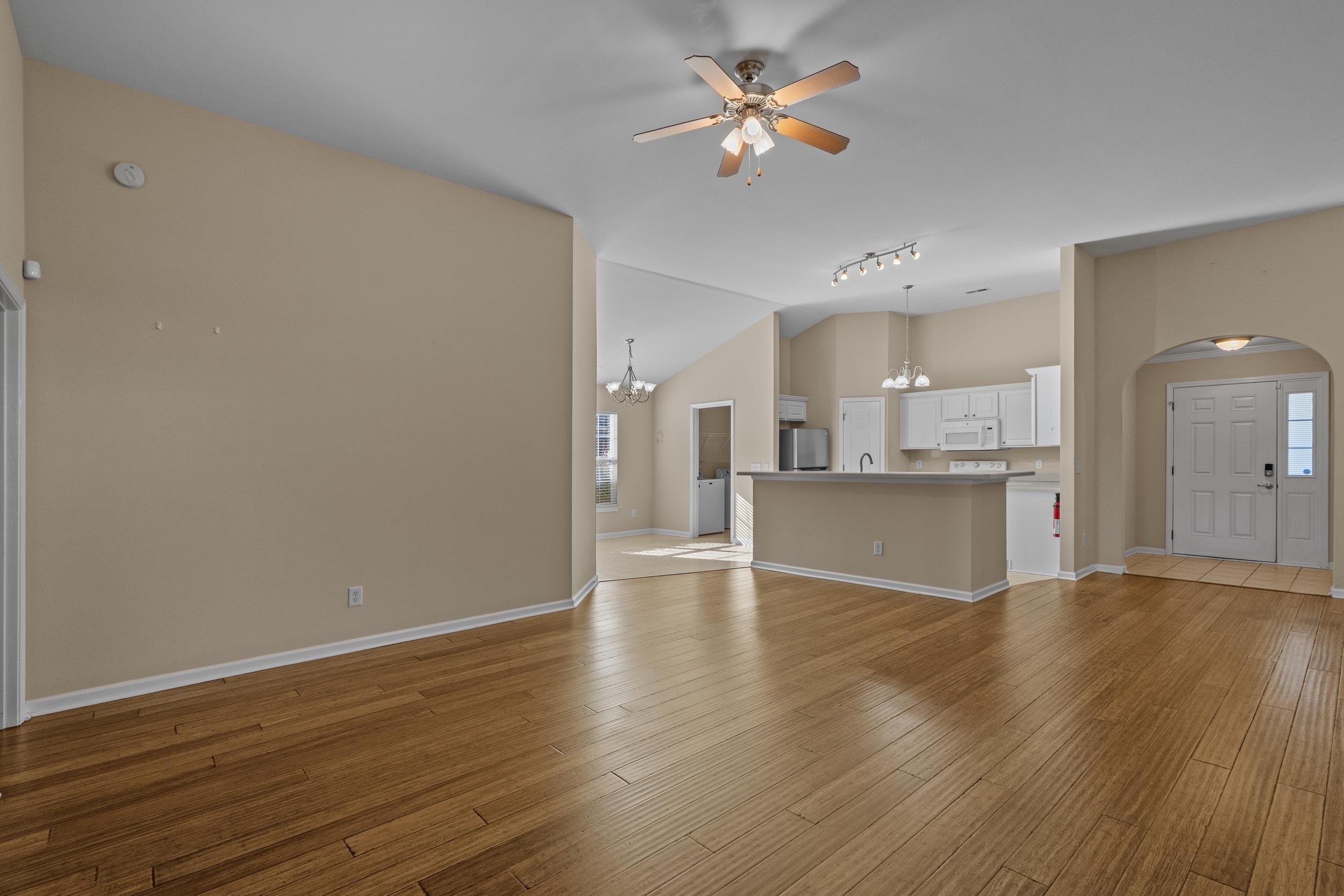 421 Kessinger Dr. Property Photo 23