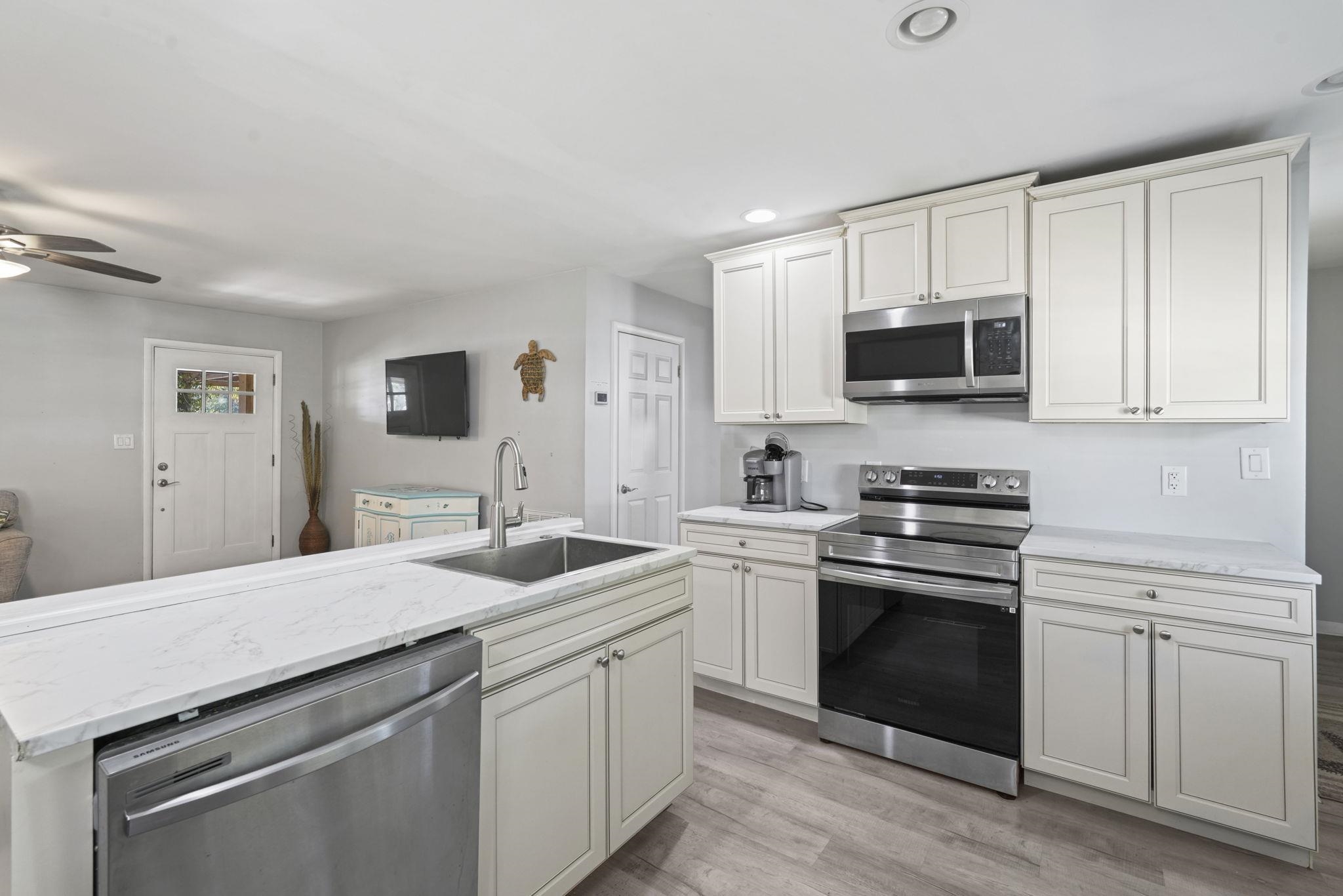 807 Bellamy Rd. Property Photo 11