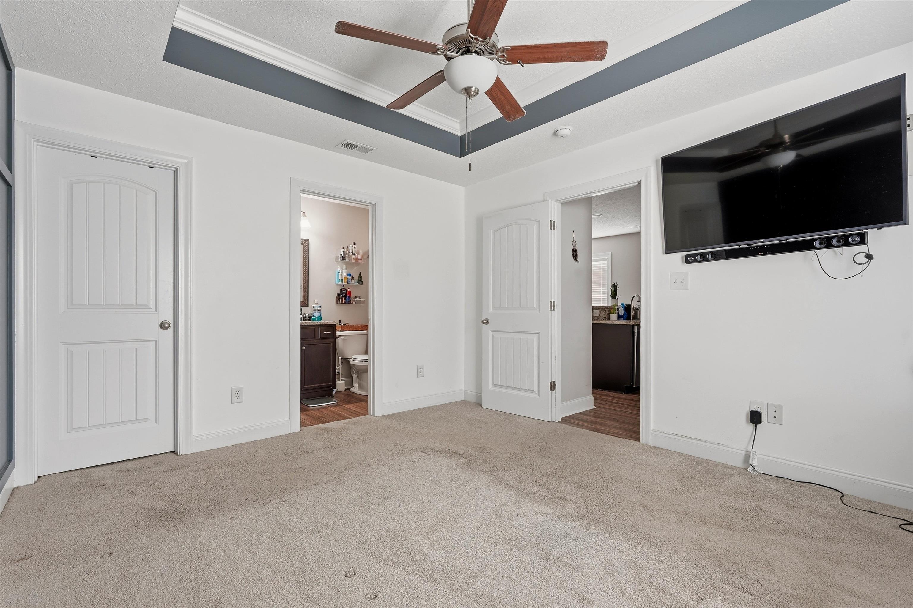 945 9th Ave. Property Photo 6