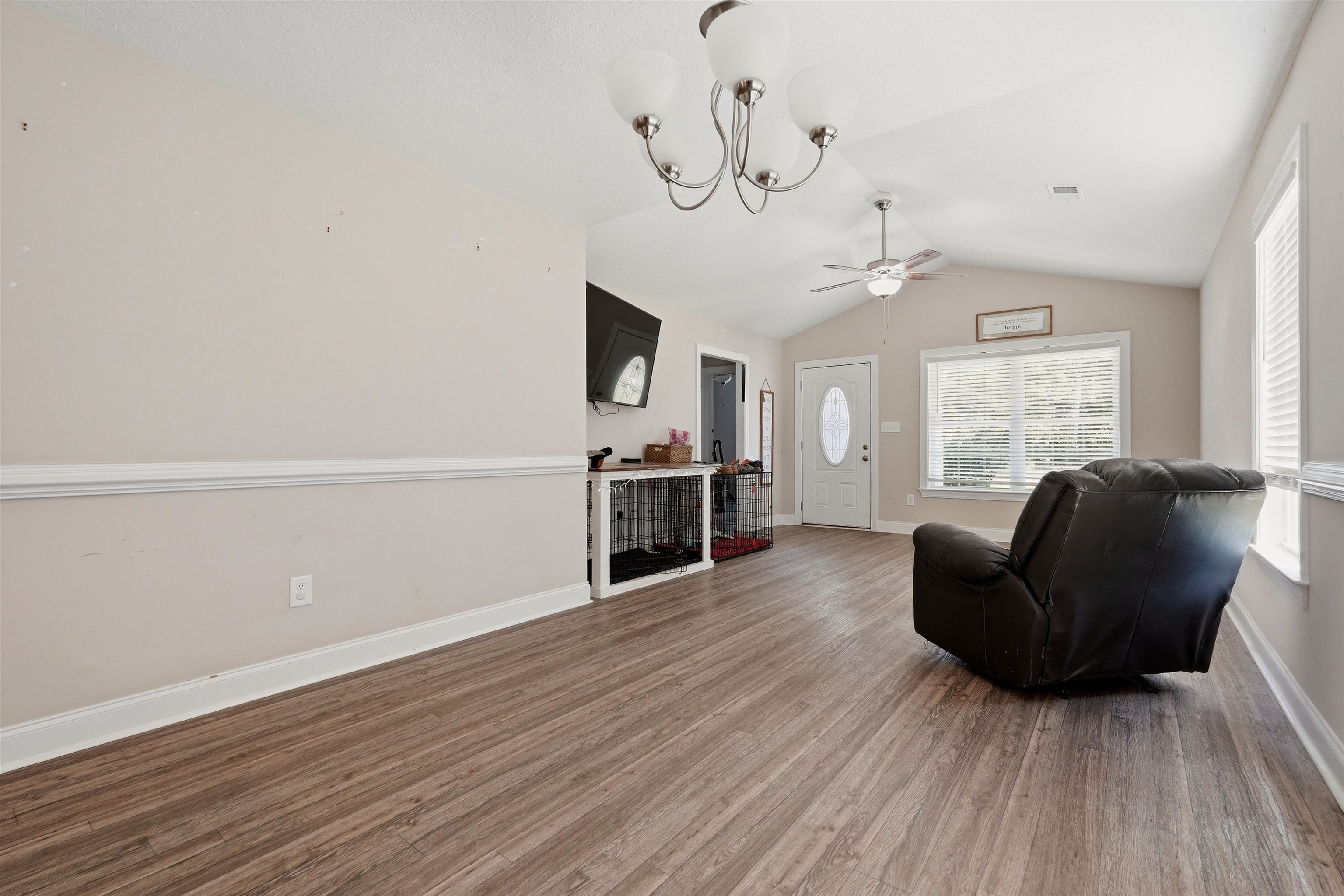 945 9th Ave. Property Photo 14