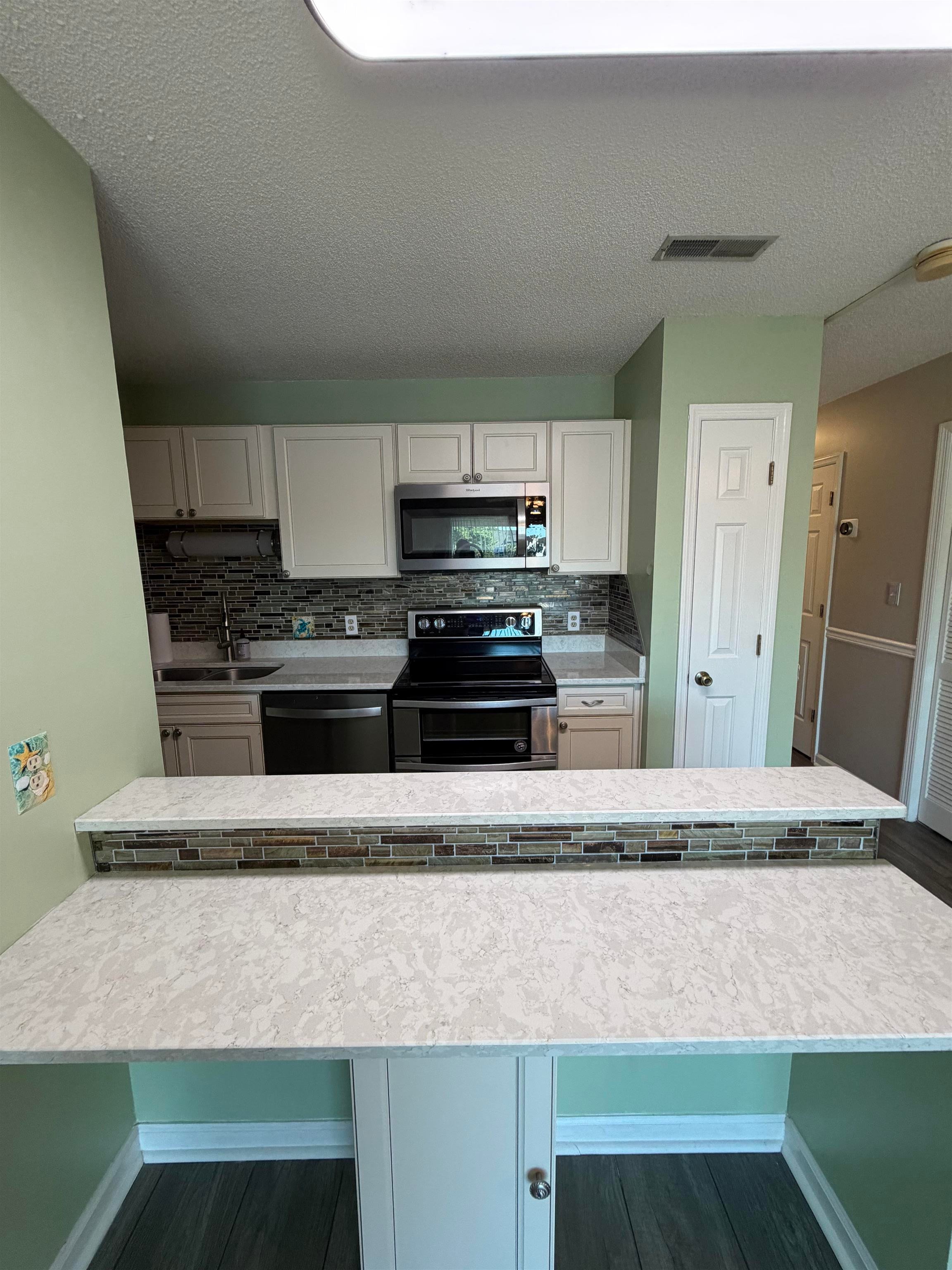204 Double Eagle Dr. Property Photo 27