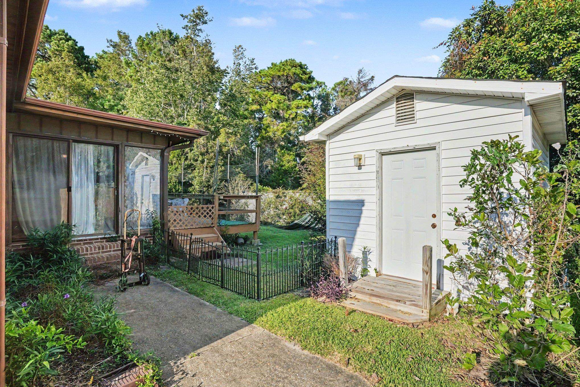 150 Queens Rd. Property Photo 31